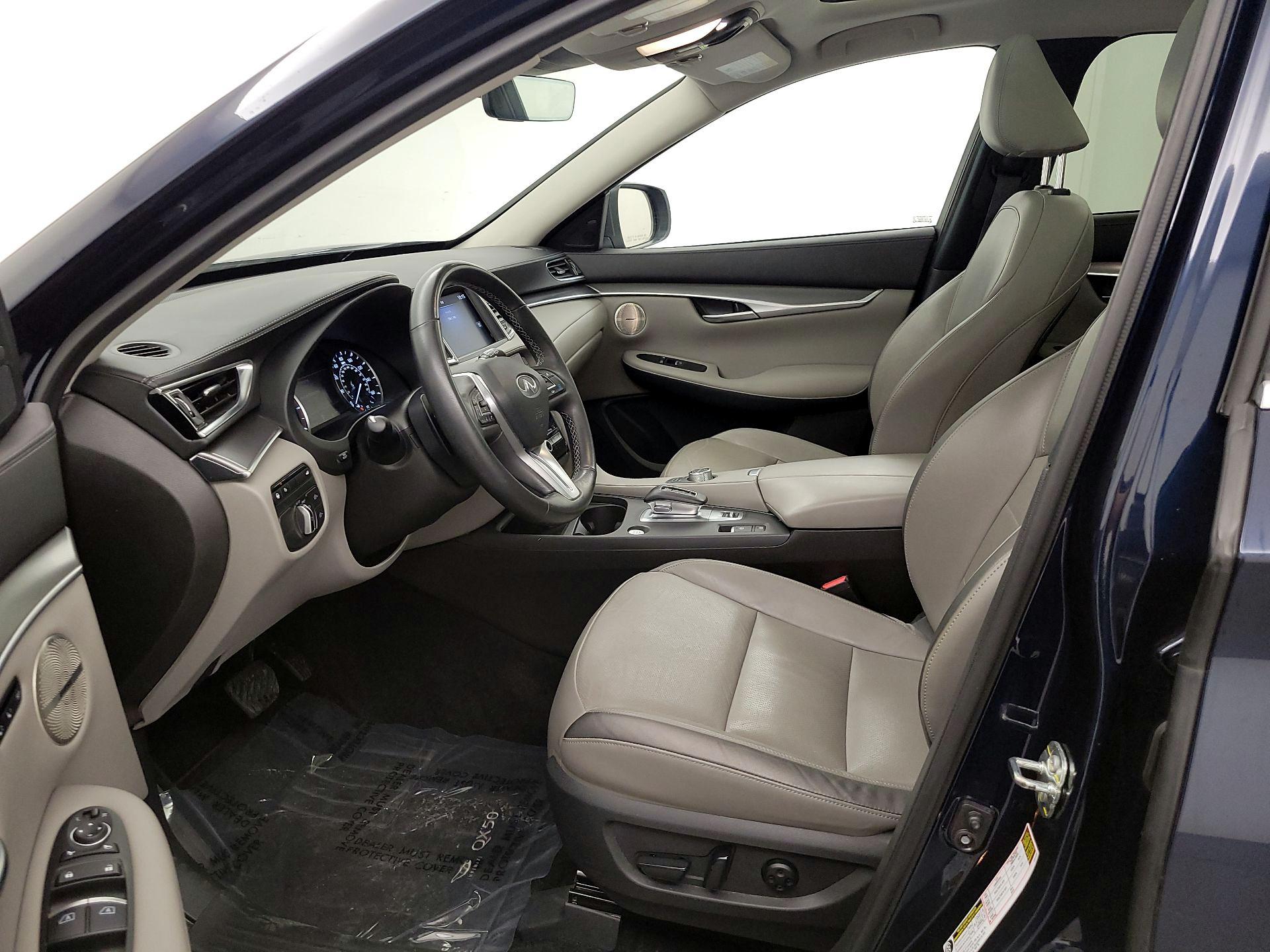 Thumbnail: 2023 INFINITI QX50 - 9