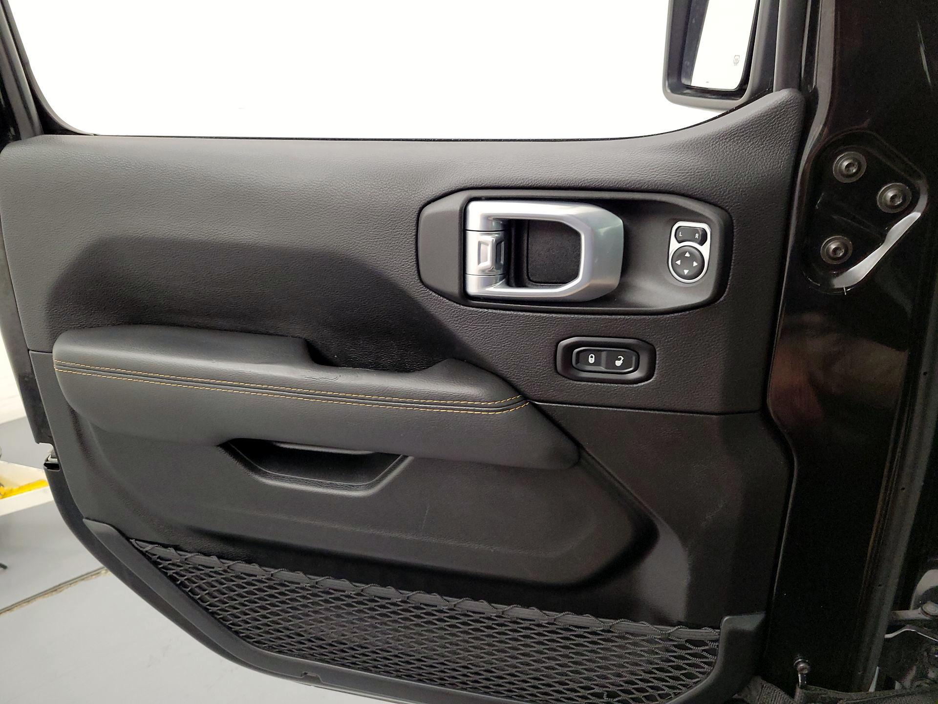 Thumbnail: 2021 Jeep Gladiator - 12