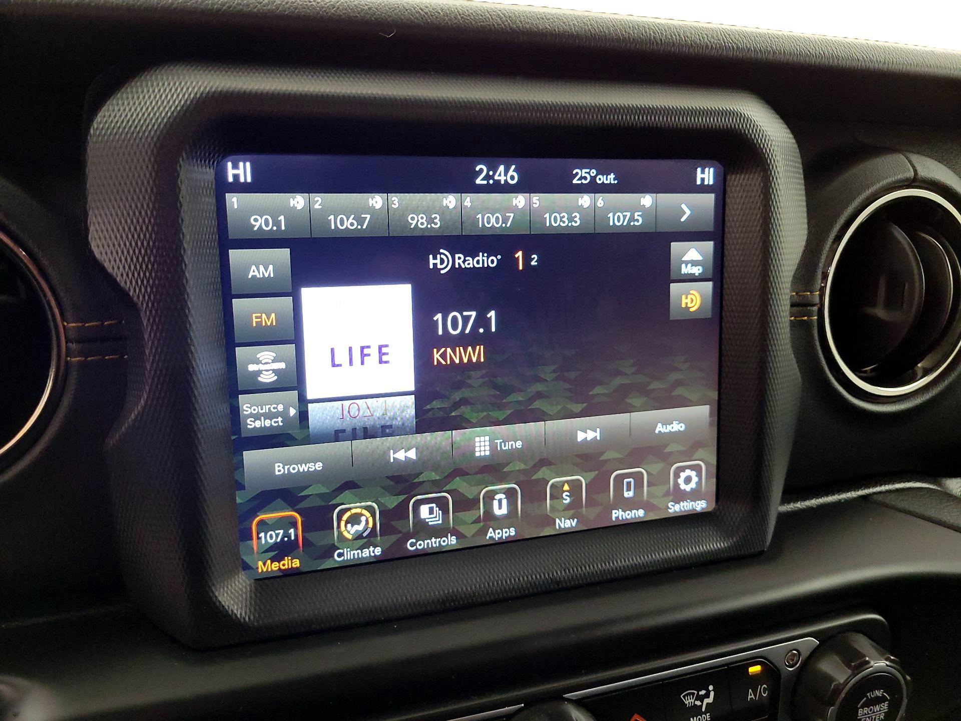 Thumbnail: 2021 Jeep Gladiator - 16