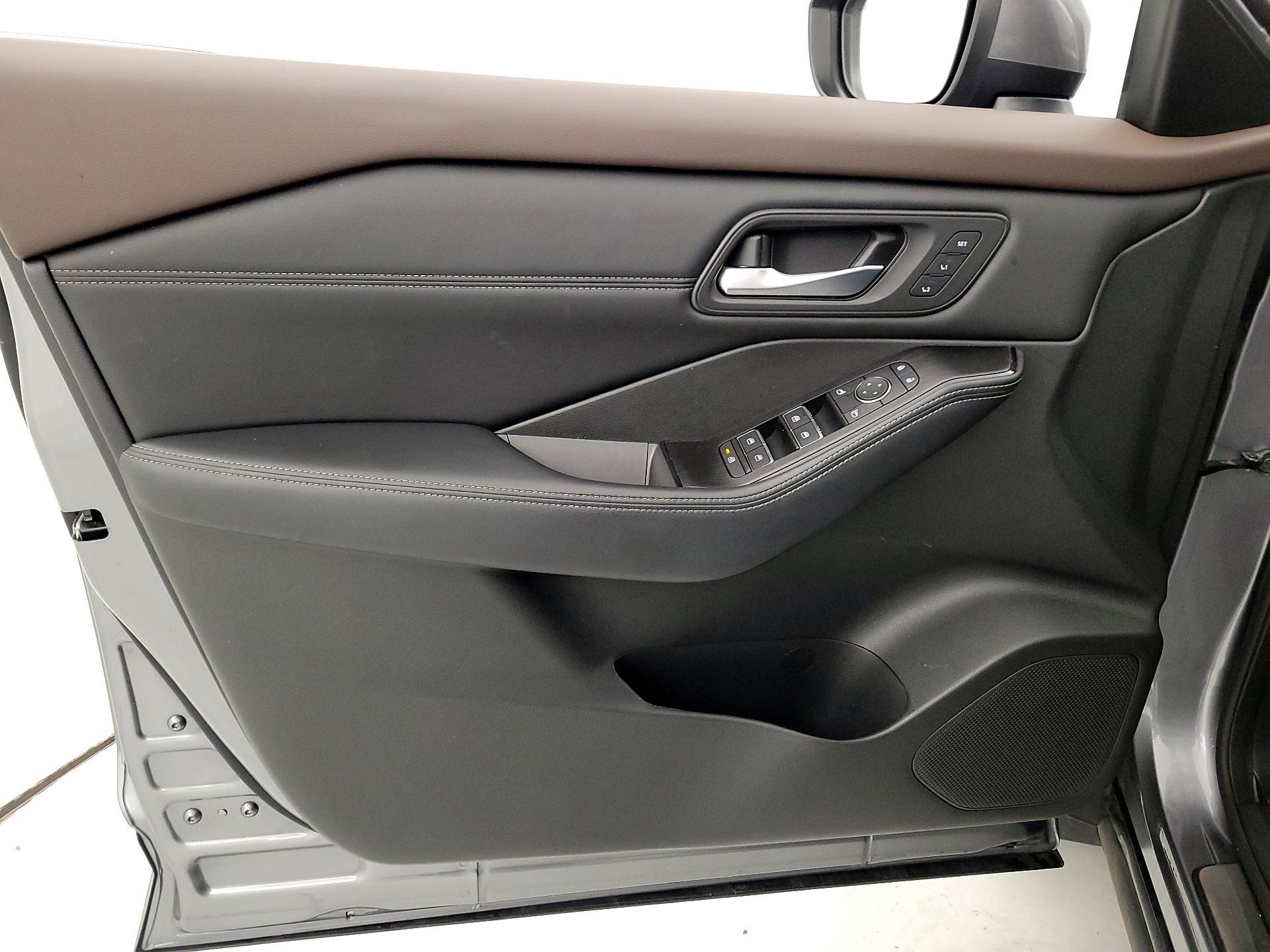 Thumbnail: 2023 Nissan Rogue - 12