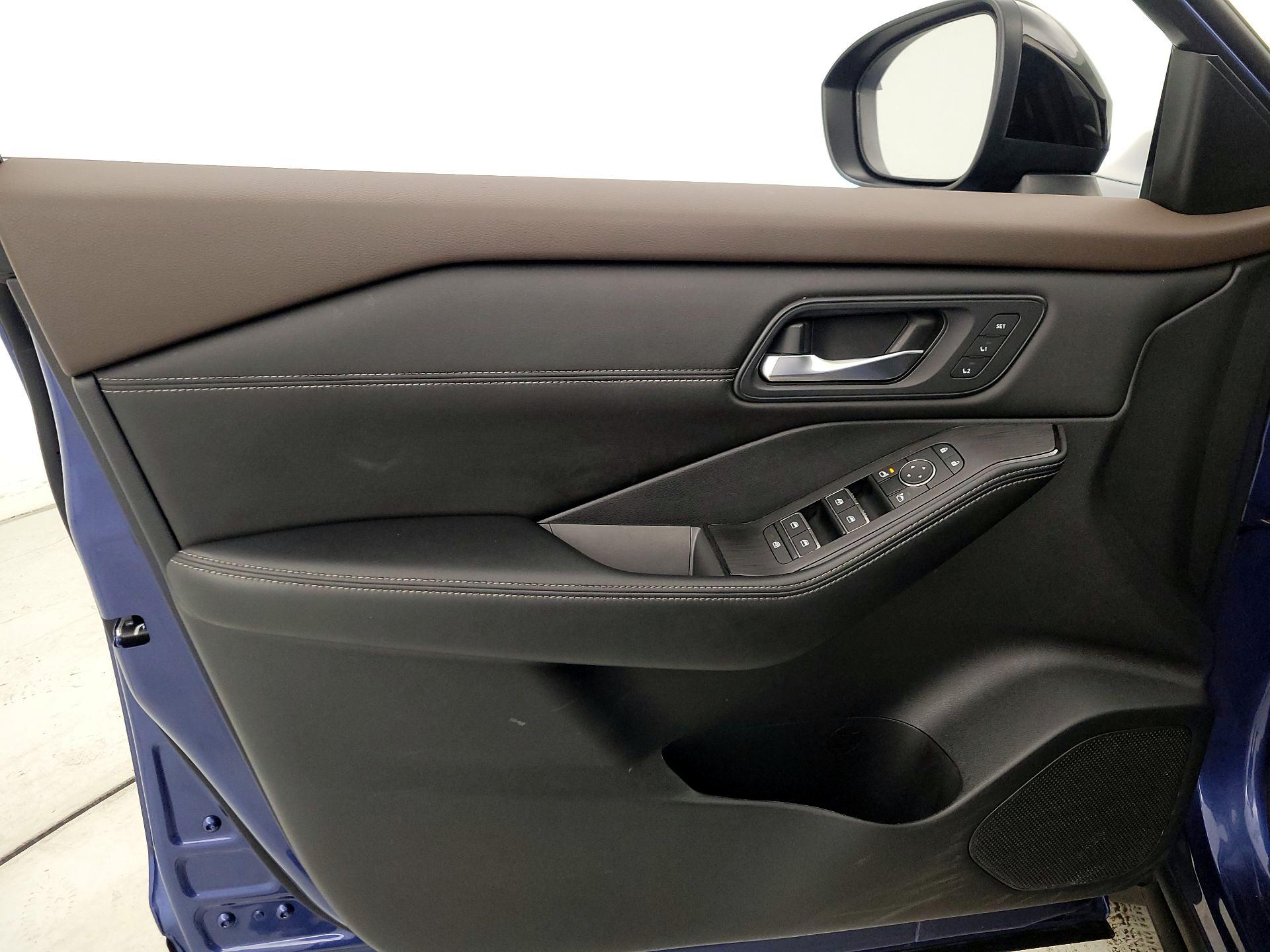 Thumbnail: 2023 Nissan Rogue - 12