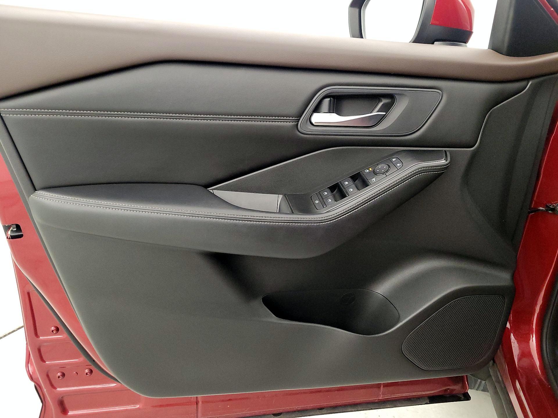 Thumbnail: 2023 Nissan Rogue - 12