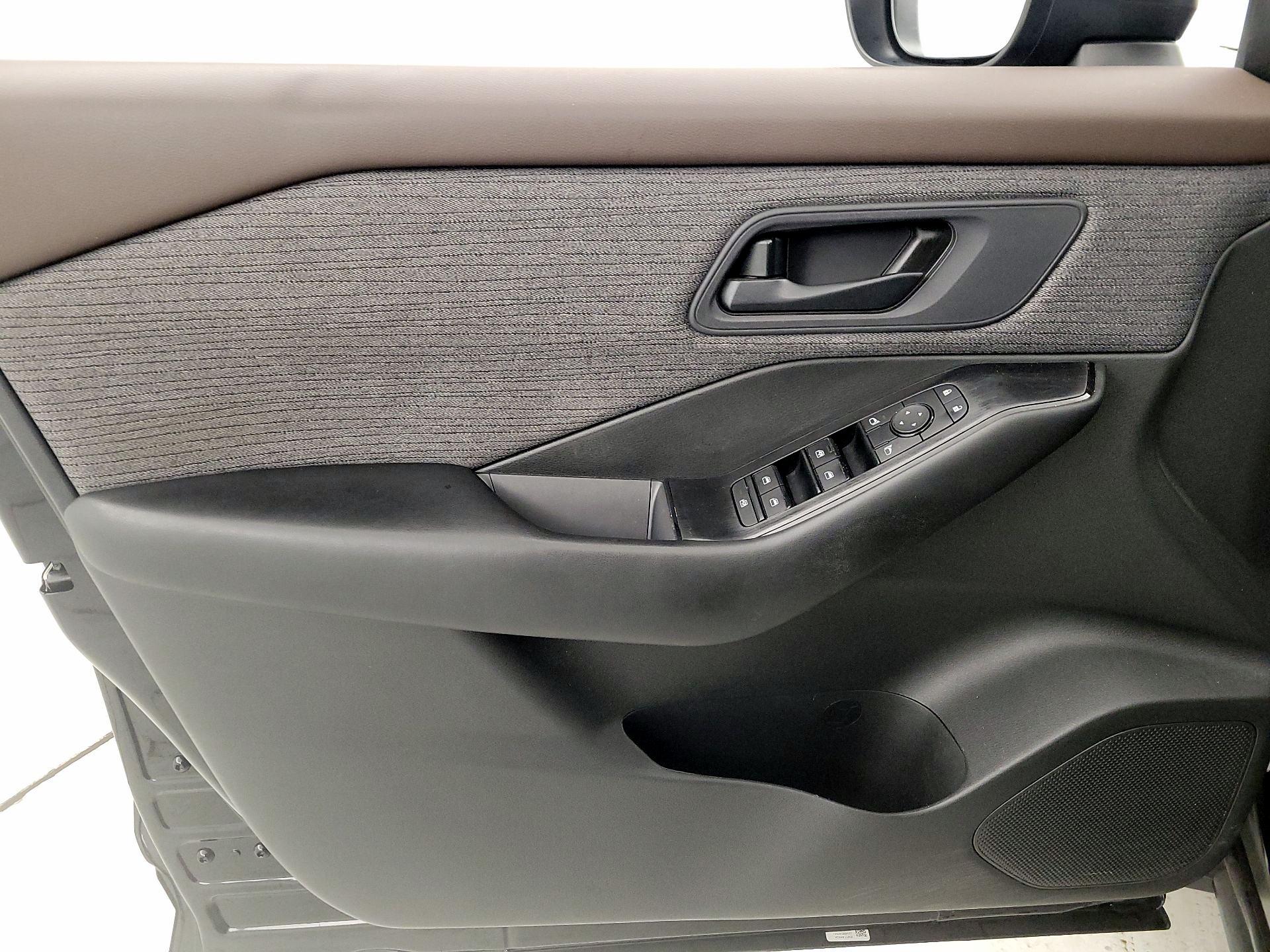 Thumbnail: 2023 Nissan Rogue - 12