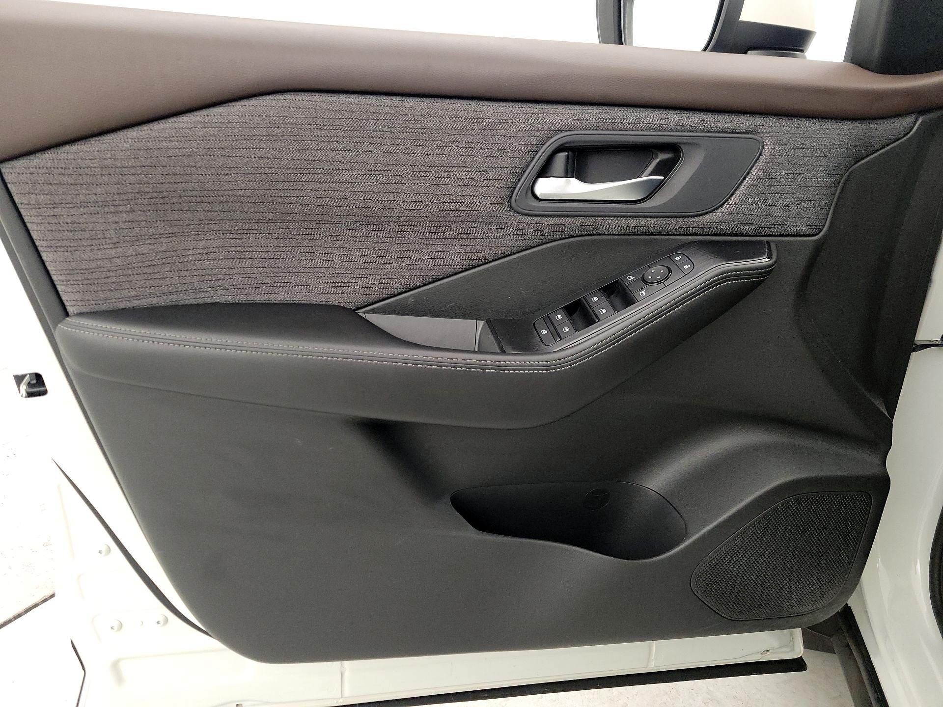 Thumbnail: 2023 Nissan Rogue - 12