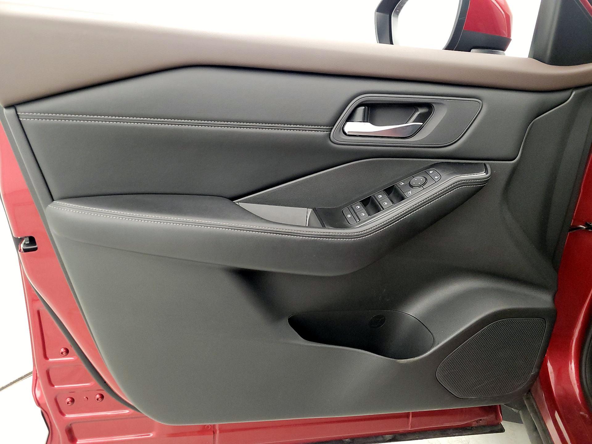 Thumbnail: 2023 Nissan Rogue - 12