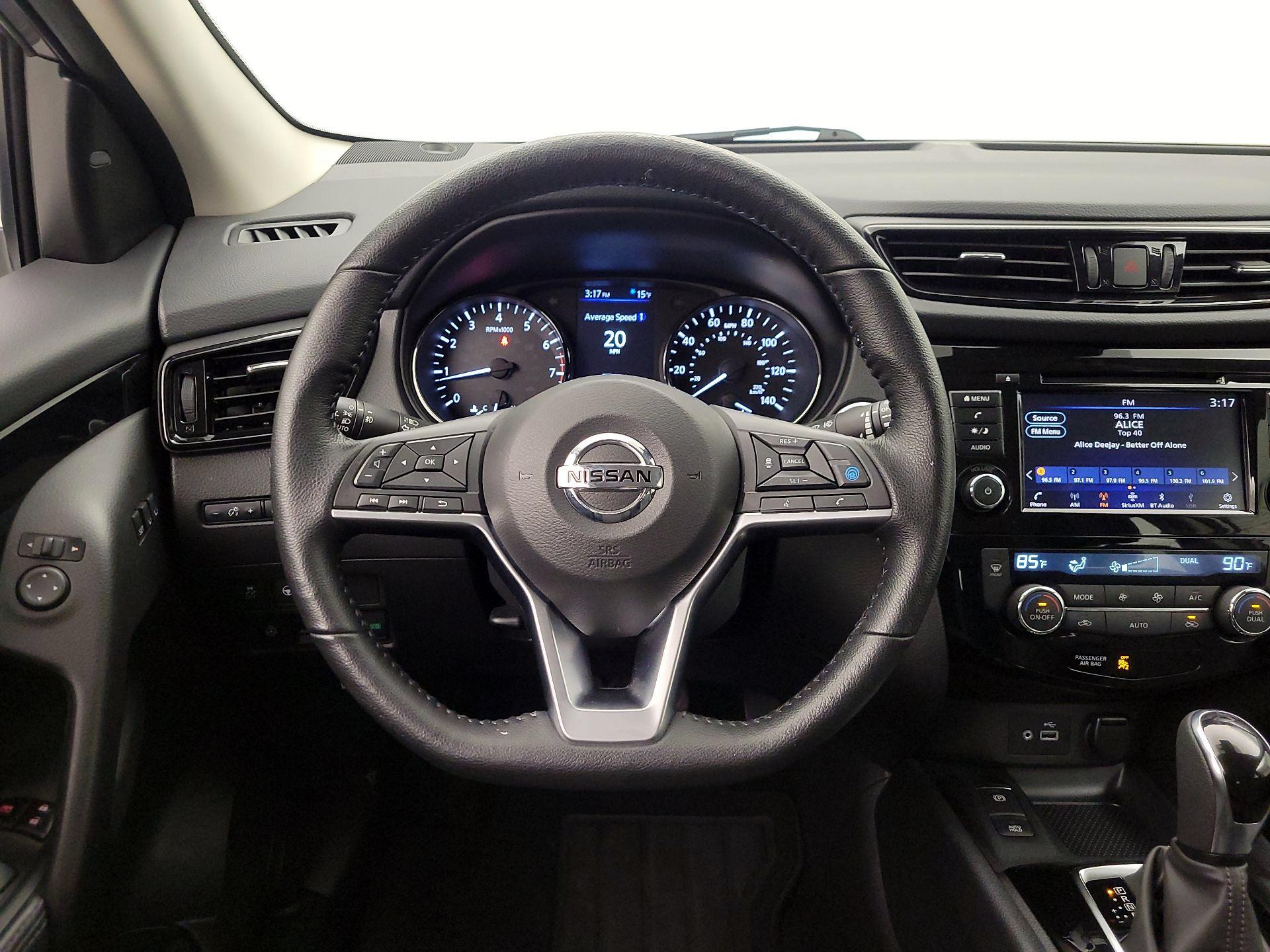 Thumbnail: 2022 Nissan Rogue Sport - 10