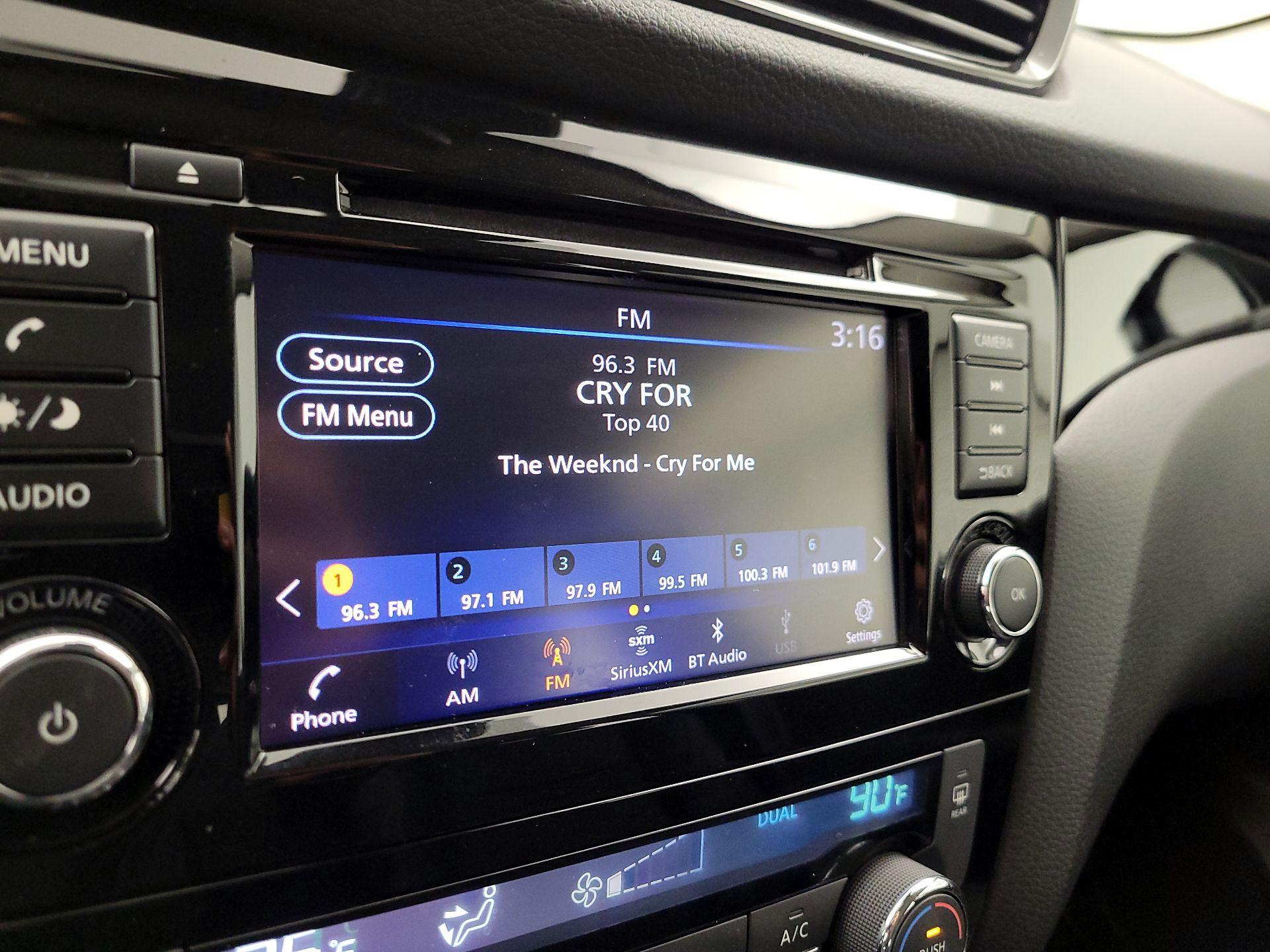 Thumbnail: 2022 Nissan Rogue Sport - 15