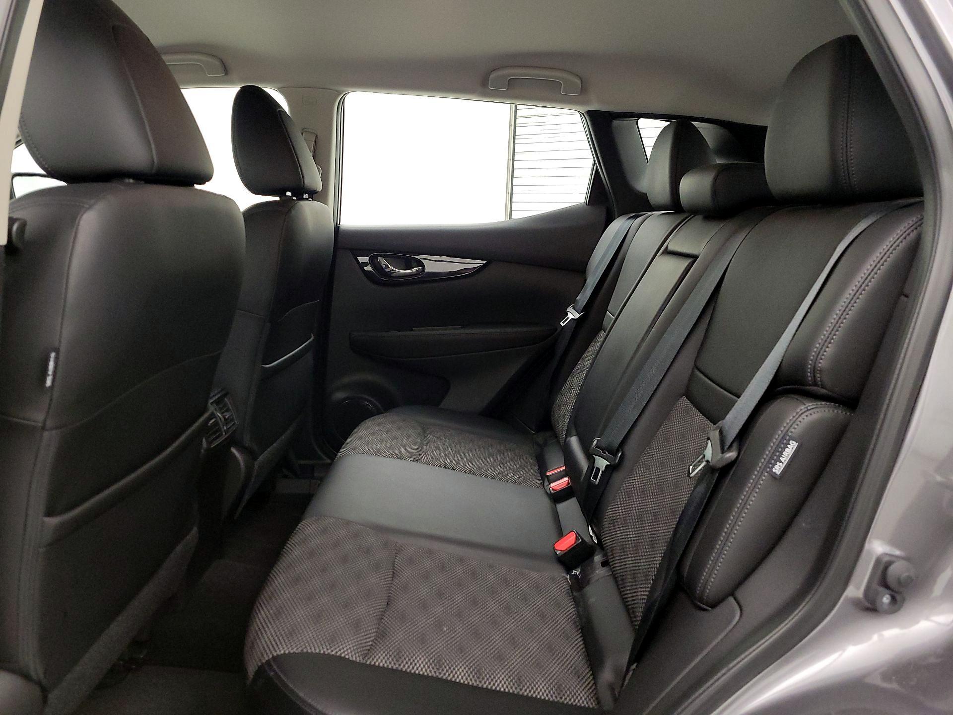 Thumbnail: 2022 Nissan Rogue Sport - 19