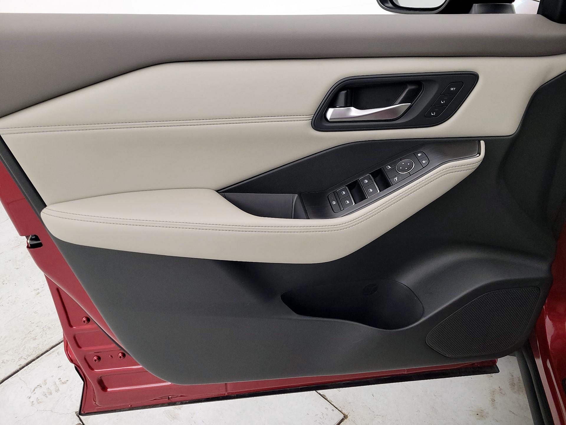 Thumbnail: 2023 Nissan Rogue - 12