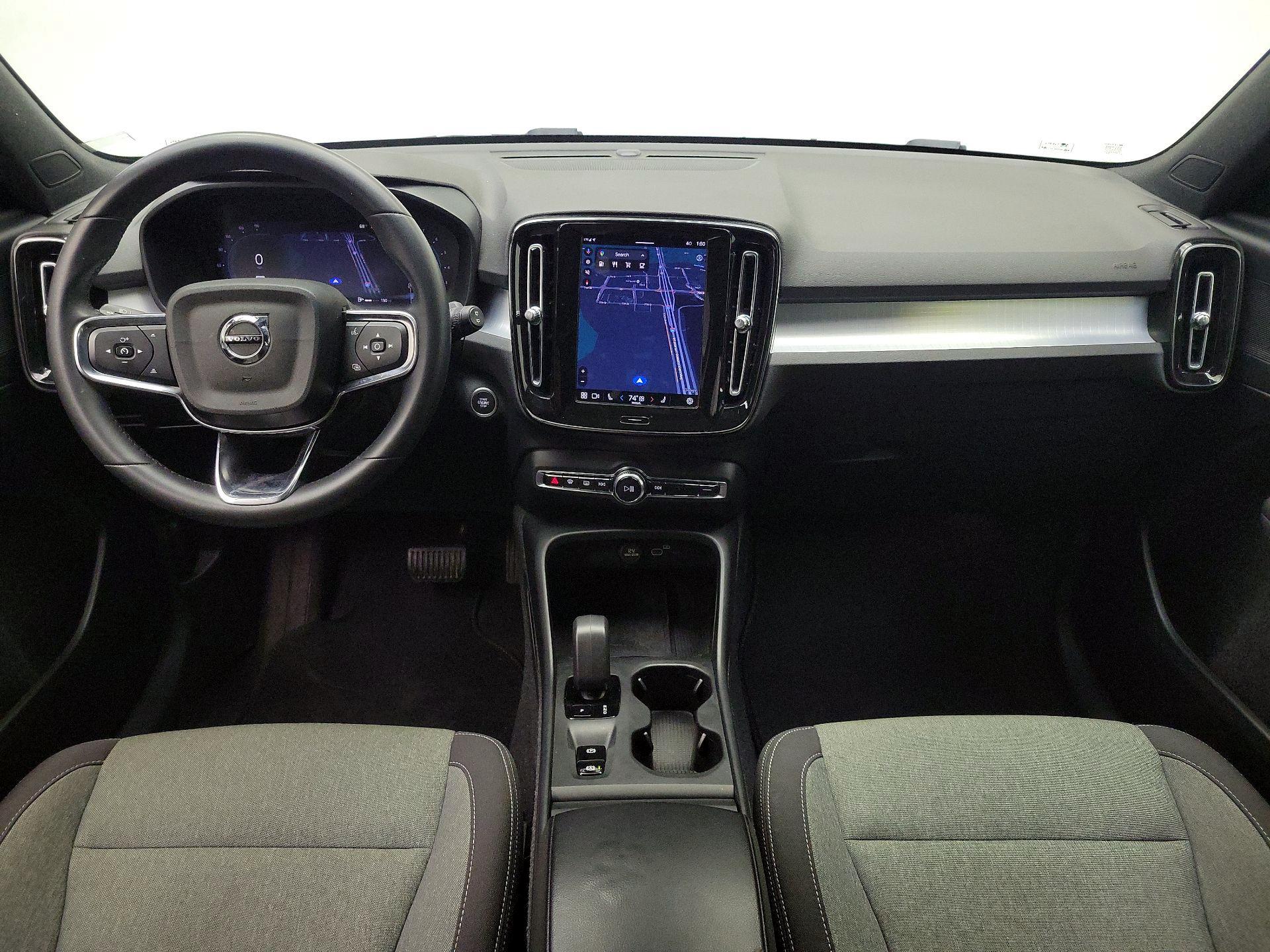 Thumbnail: 2024 Volvo XC40 - 9