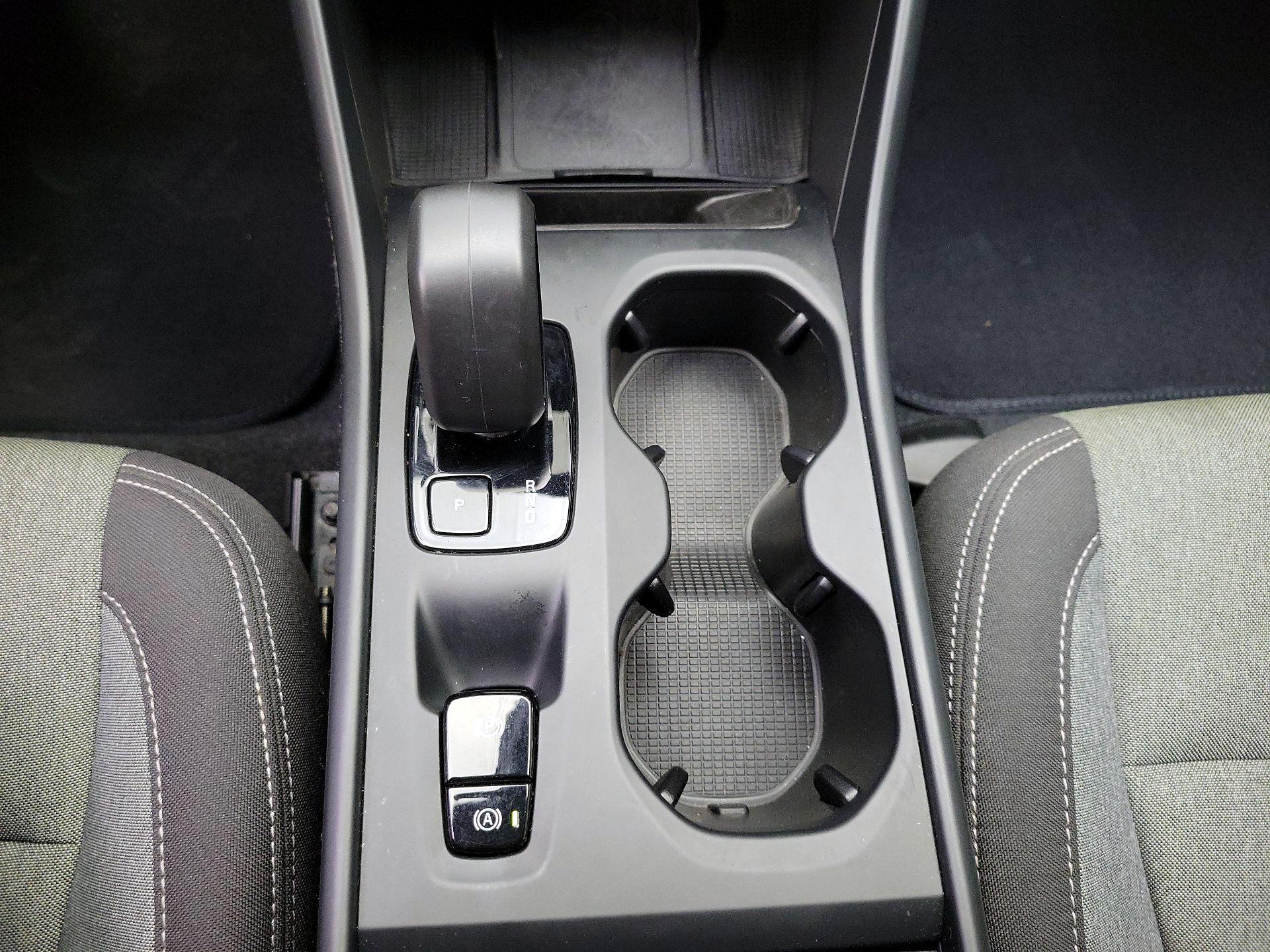 Thumbnail: 2024 Volvo XC40 - 17