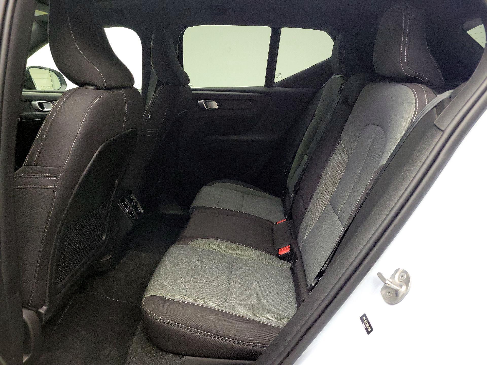 Thumbnail: 2024 Volvo XC40 - 20