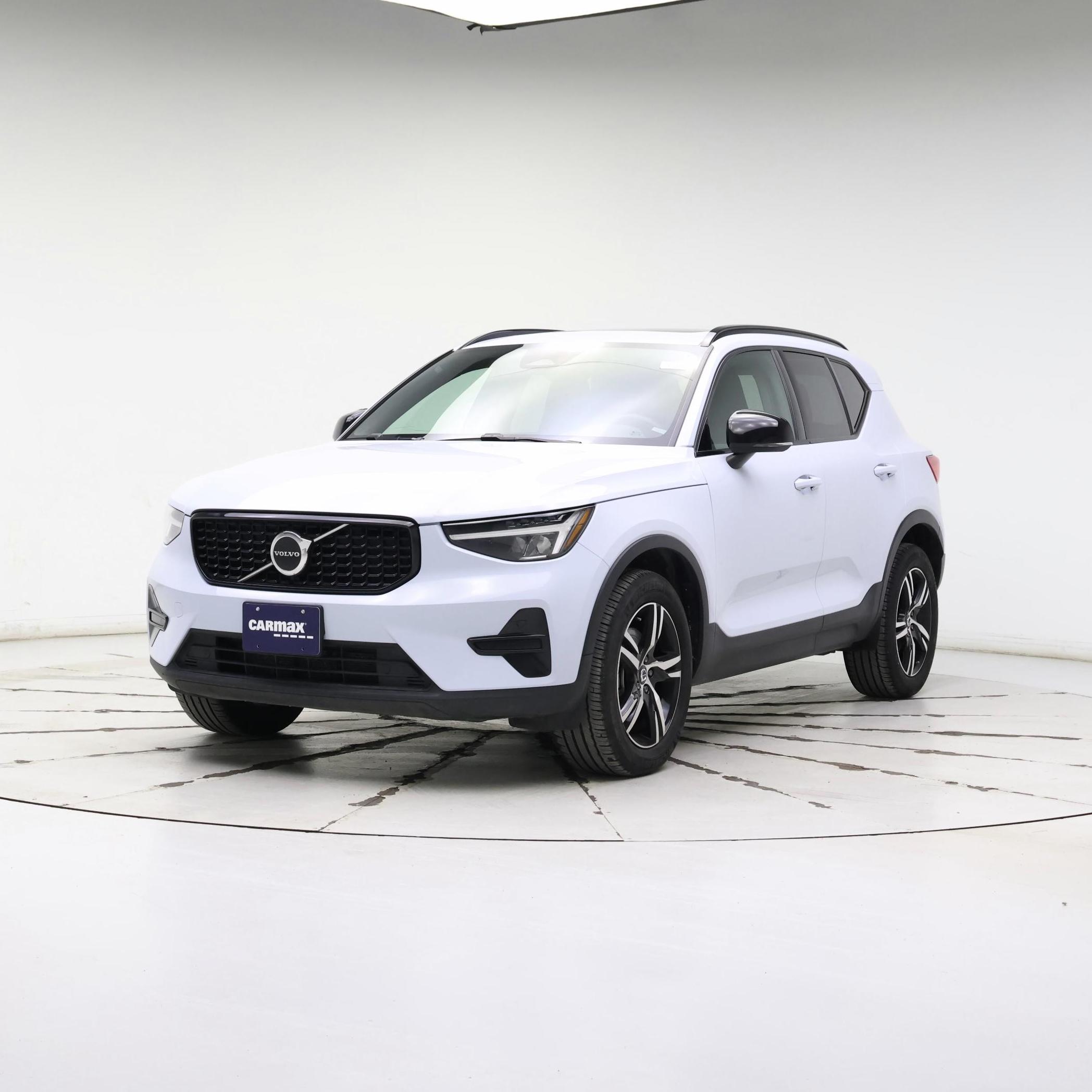 Thumbnail: 2024 Volvo XC40 - 4