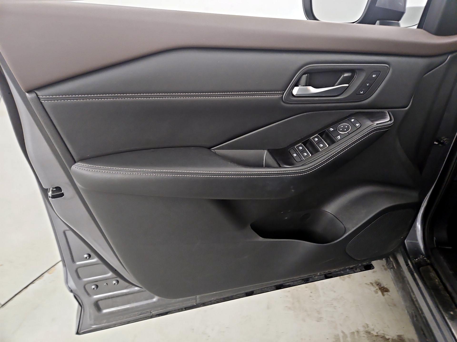 Thumbnail: 2023 Nissan Rogue - 12