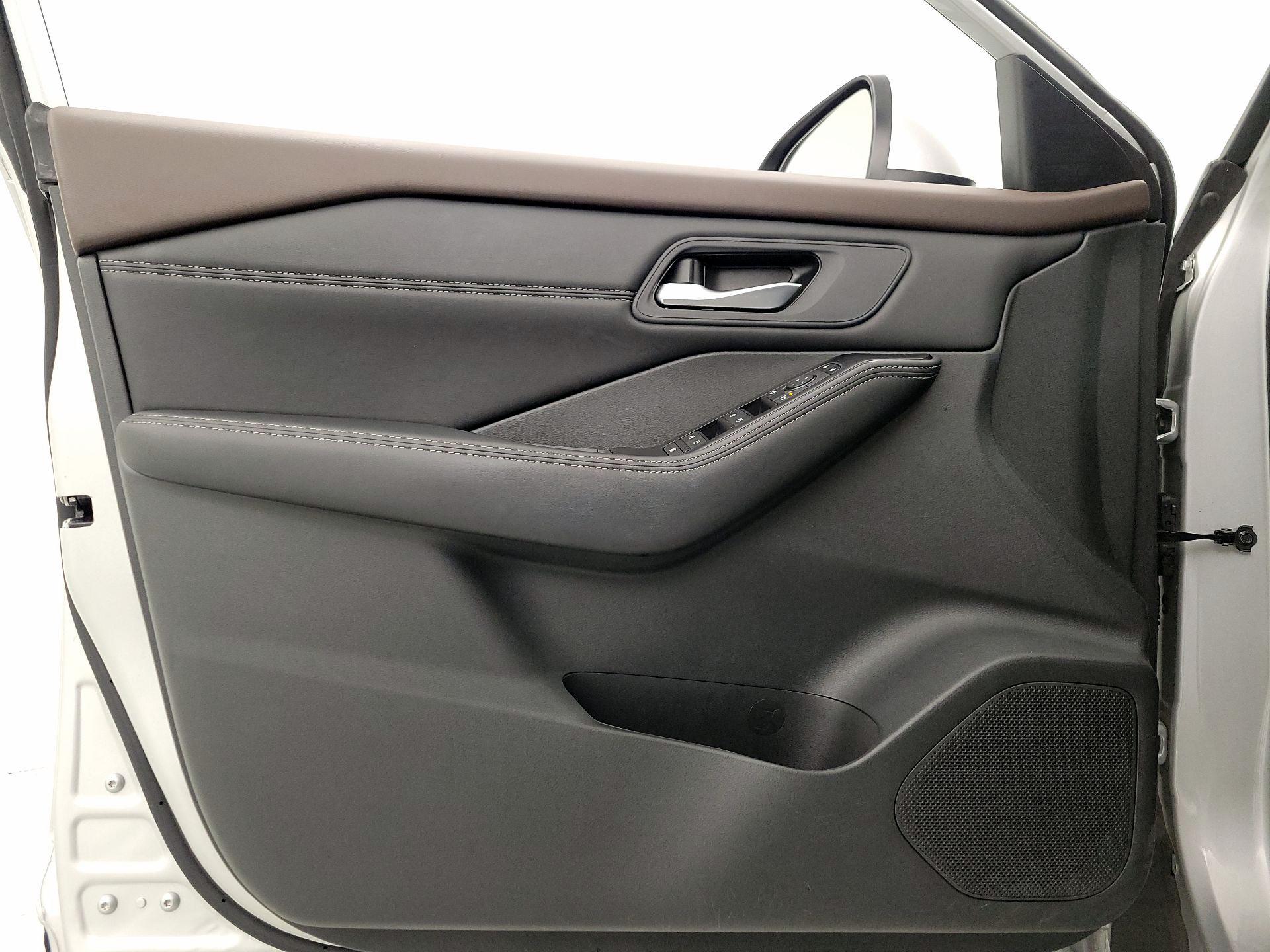 Thumbnail: 2023 Nissan Rogue - 12