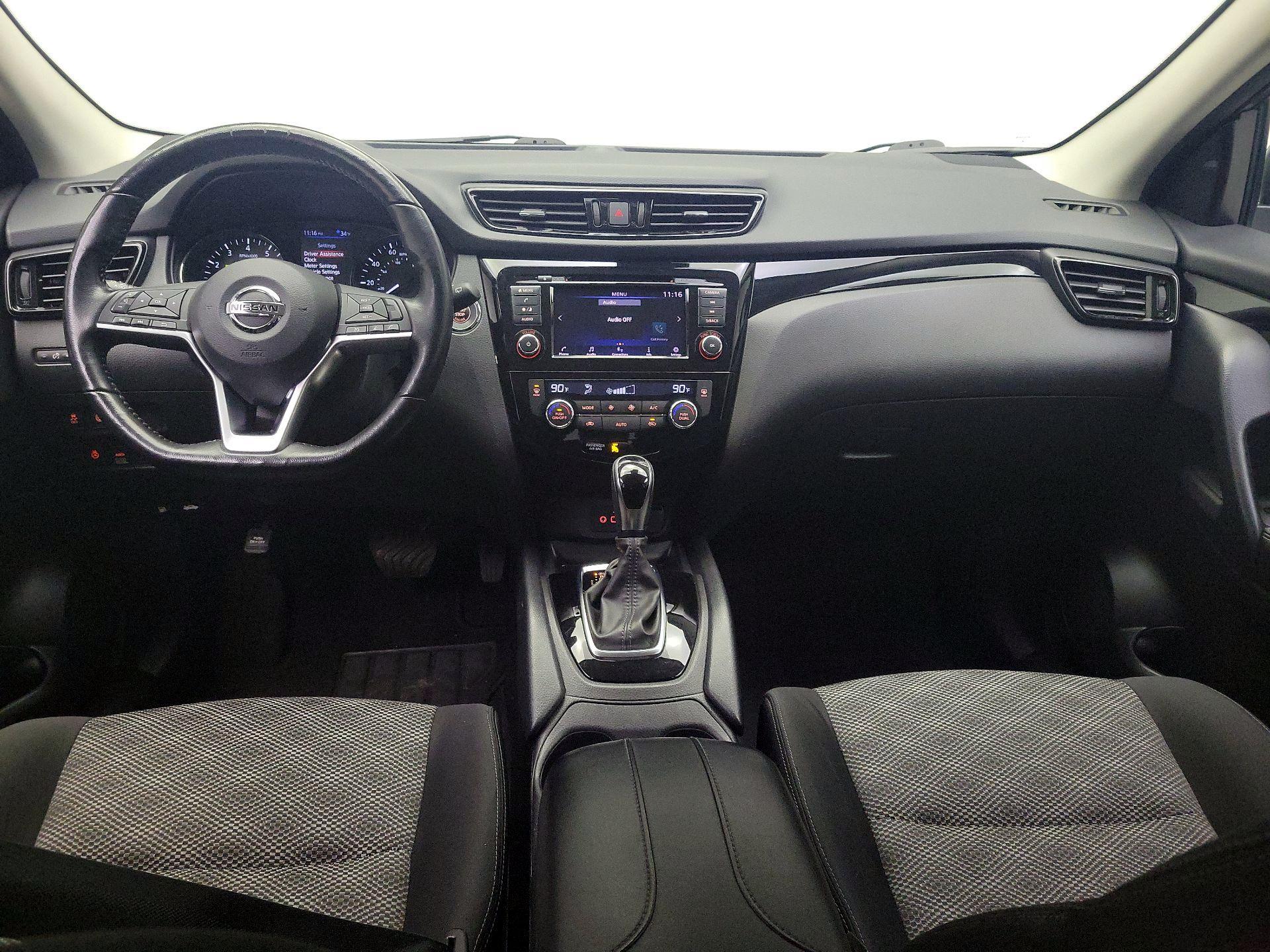 Thumbnail: 2021 Nissan Rogue Sport - 9