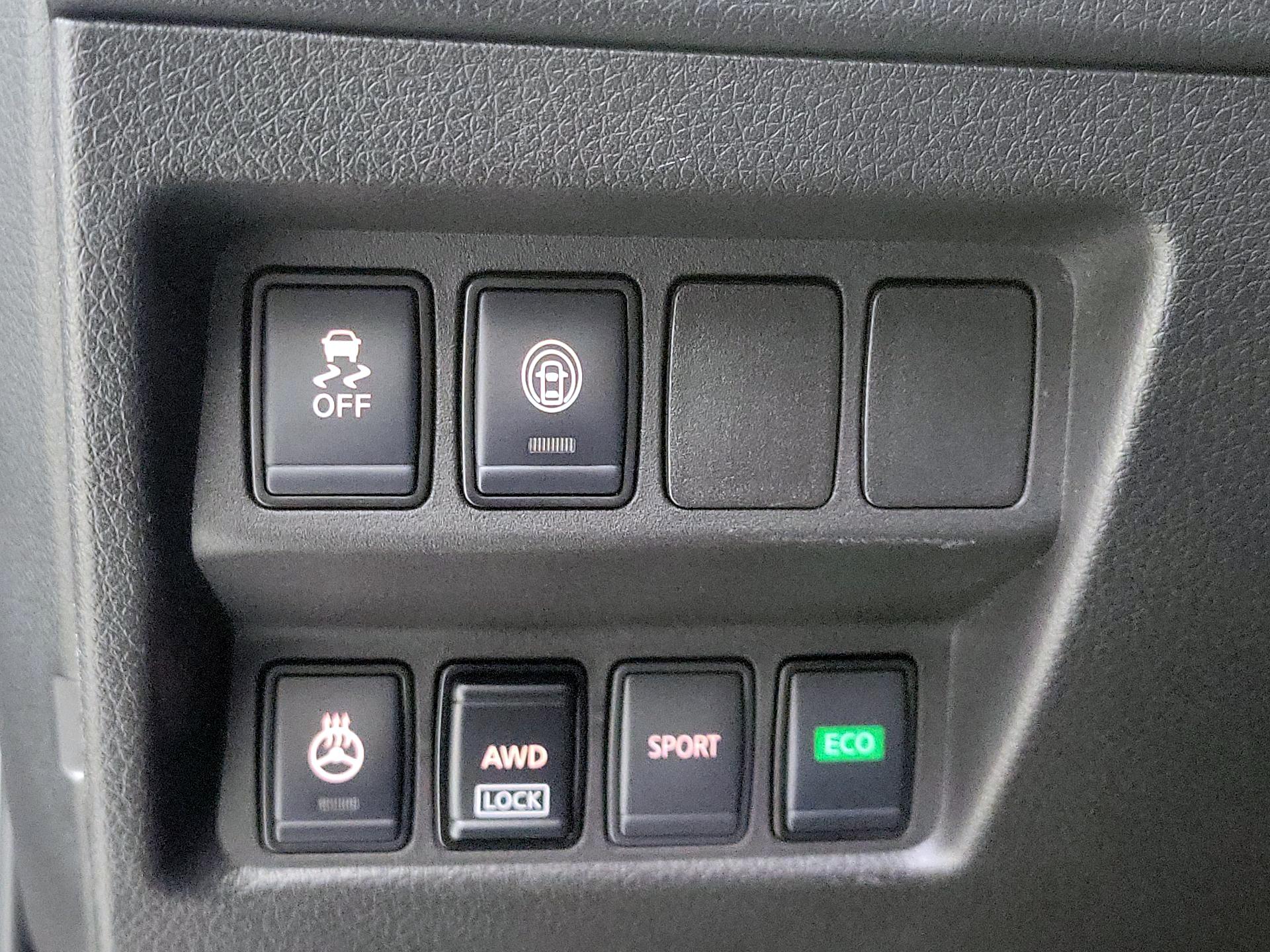 Thumbnail: 2021 Nissan Rogue Sport - 13