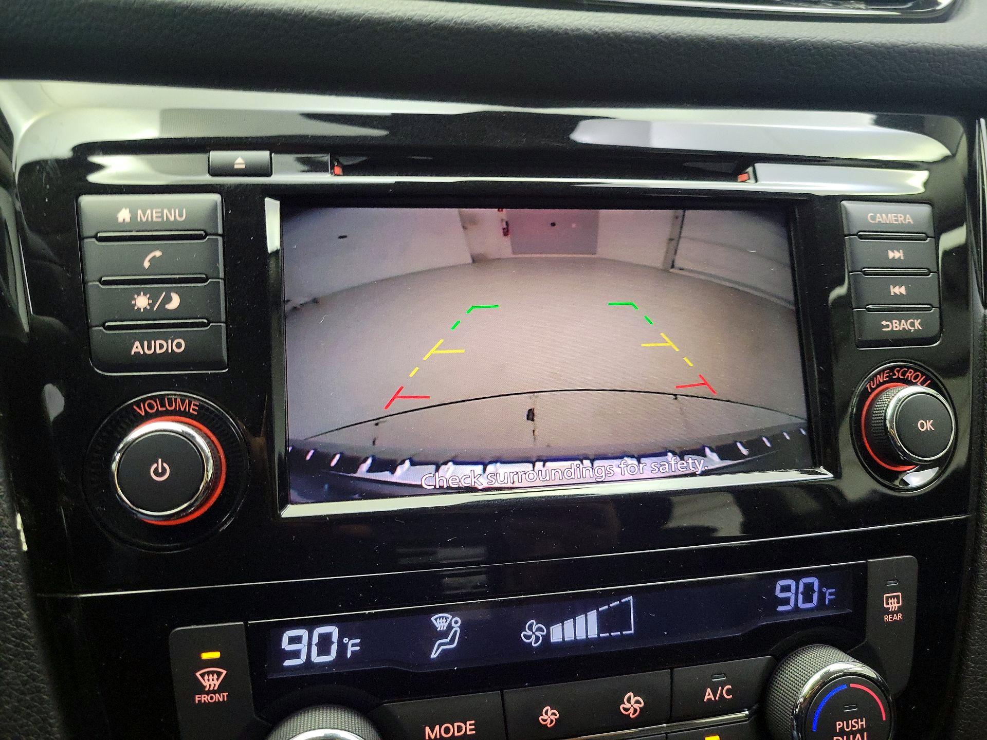 Thumbnail: 2021 Nissan Rogue Sport - 14