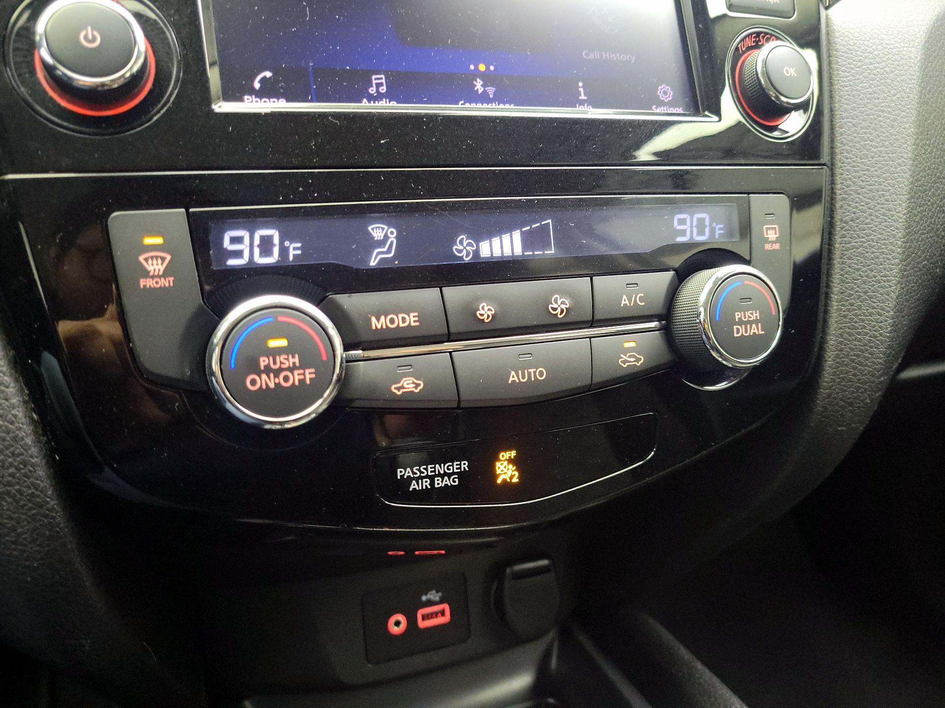 Thumbnail: 2021 Nissan Rogue Sport - 16