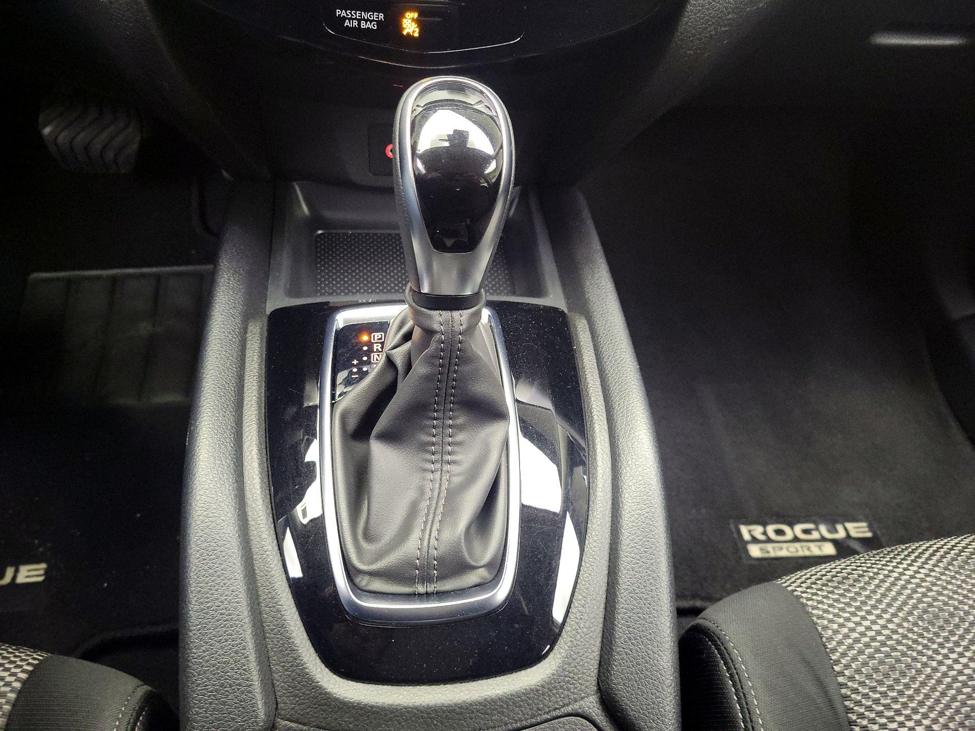 Thumbnail: 2021 Nissan Rogue Sport - 17