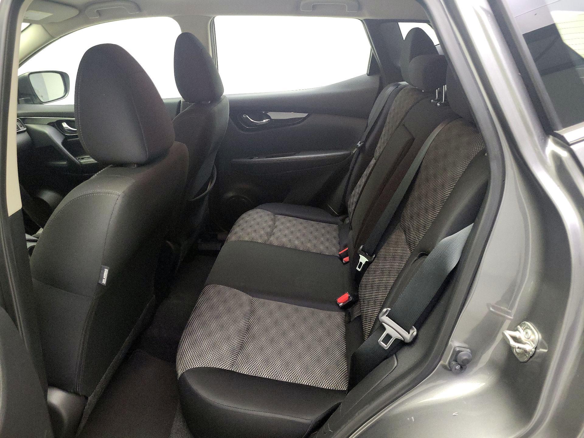 Thumbnail: 2021 Nissan Rogue Sport - 19