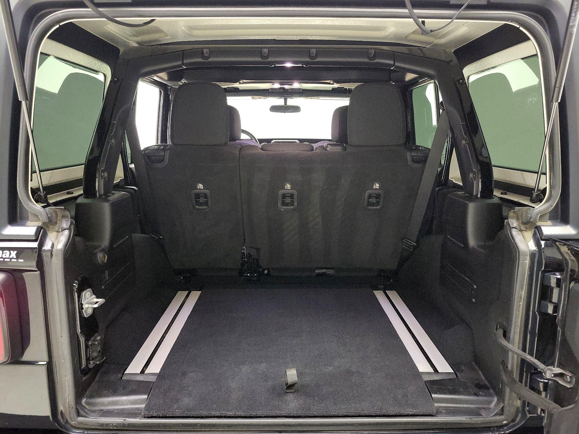 Thumbnail: 2021 Jeep Wrangler - 18