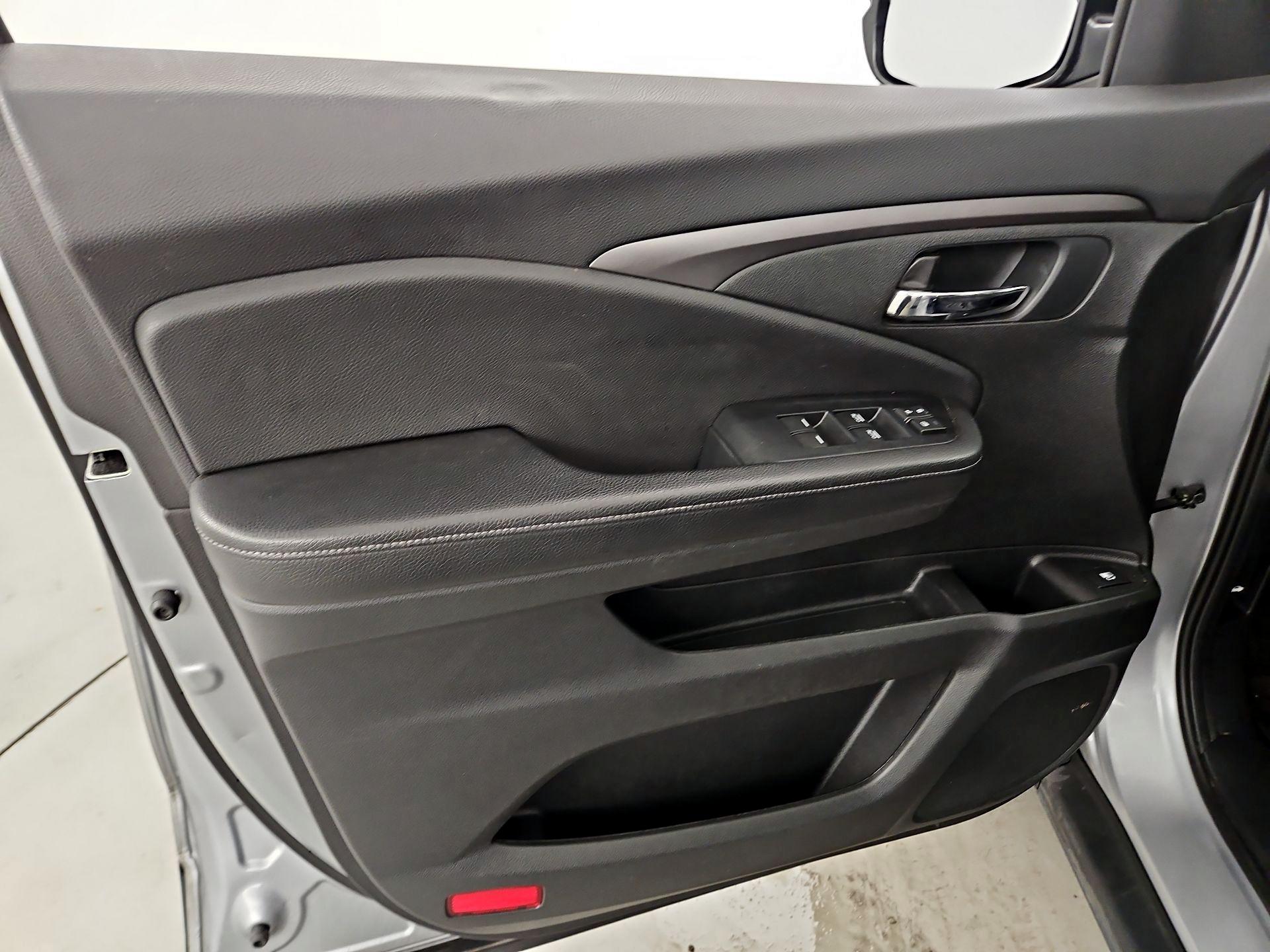 Thumbnail: 2019 Honda Ridgeline - 12