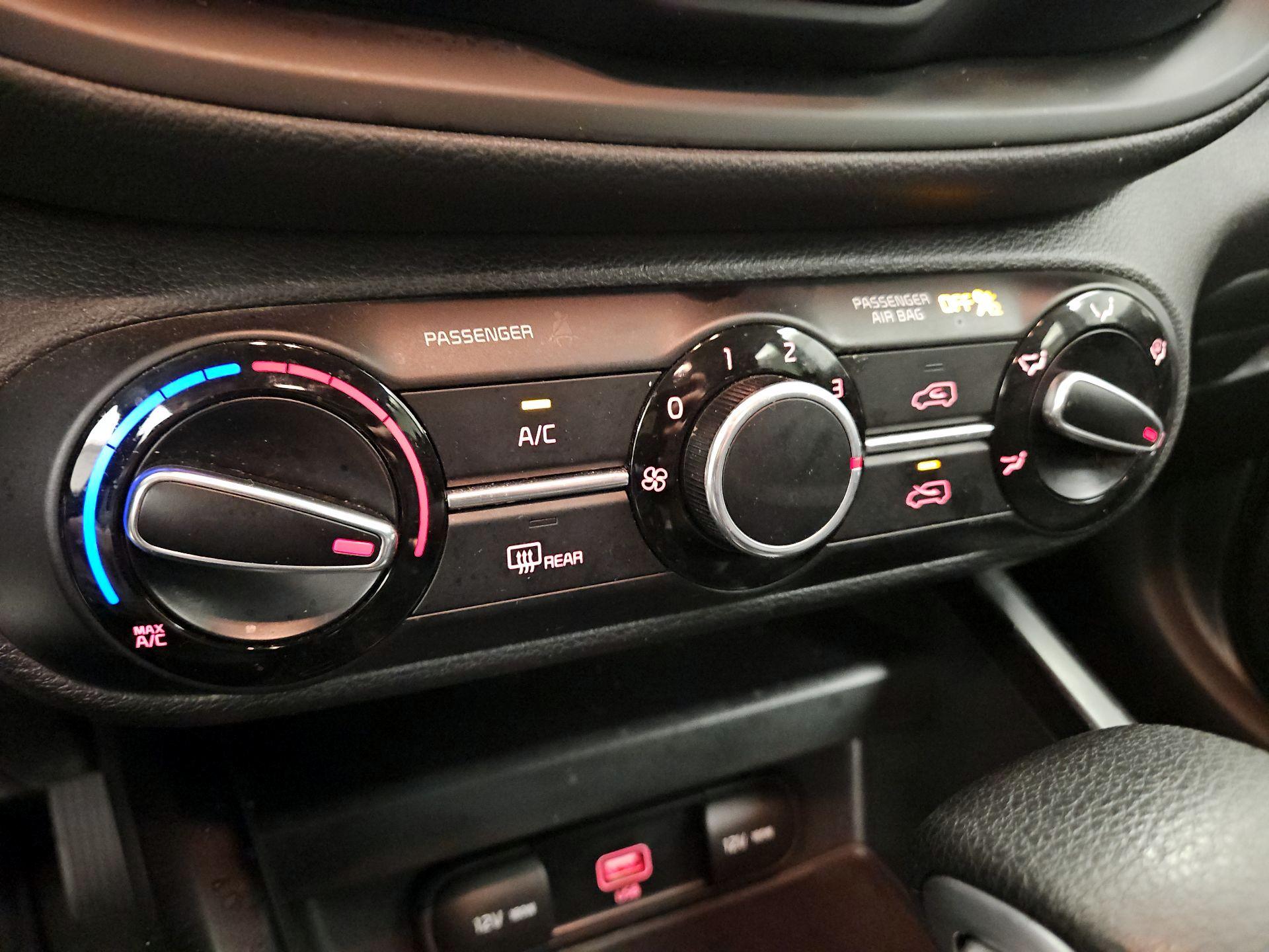 Thumbnail: 2020 Kia Soul - 16