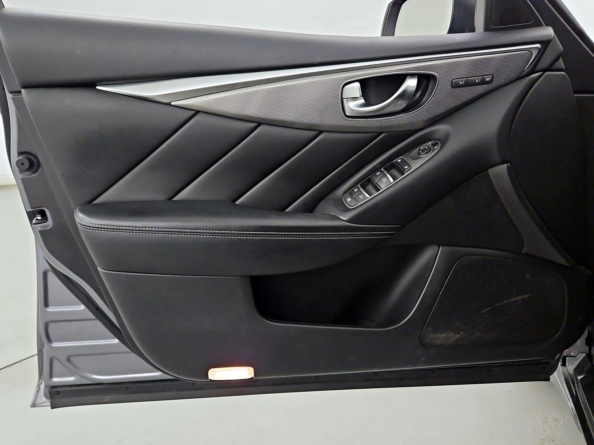 Thumbnail: 2016 INFINITI Q50 - 12