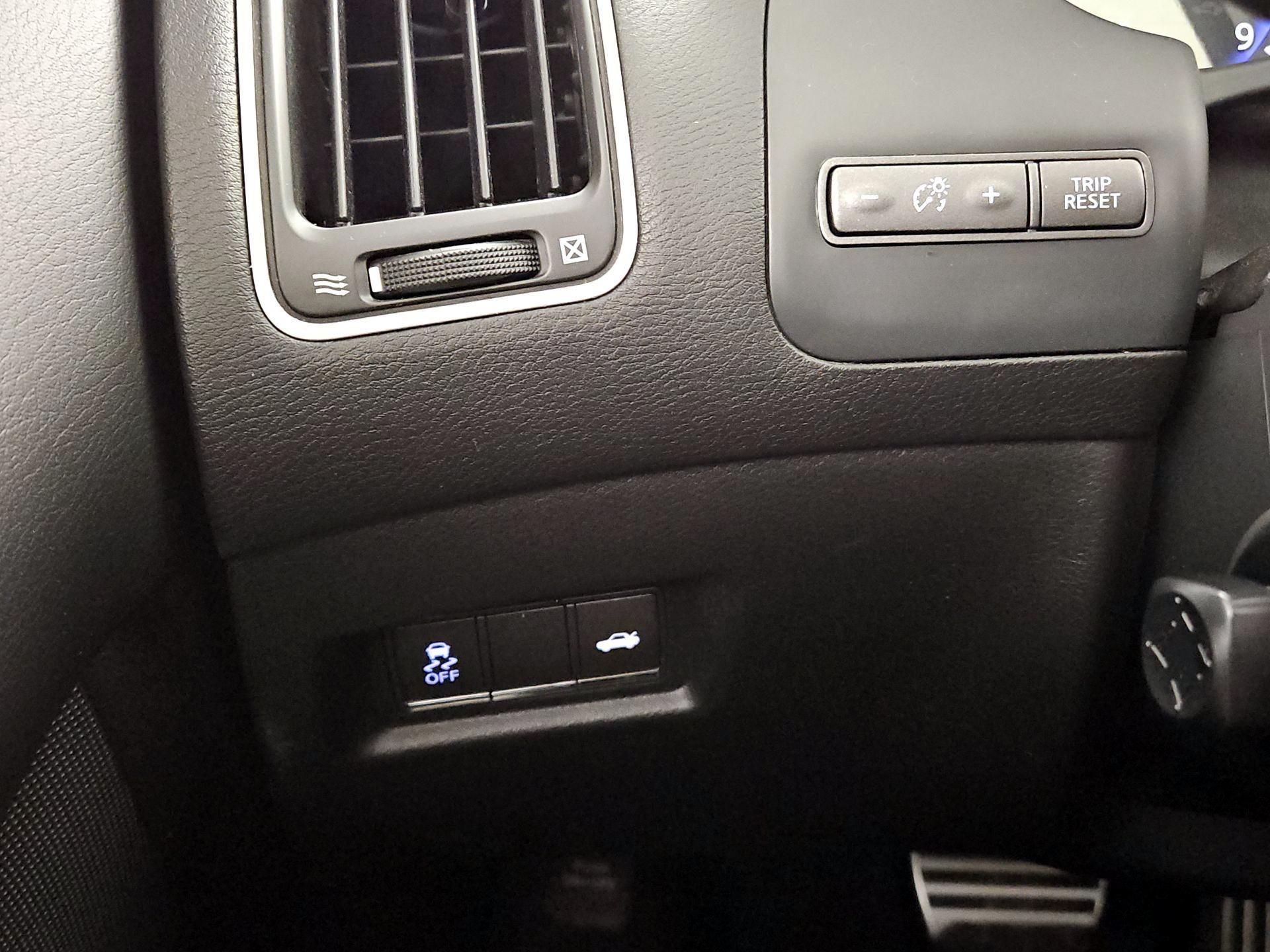 Thumbnail: 2016 INFINITI Q50 - 13