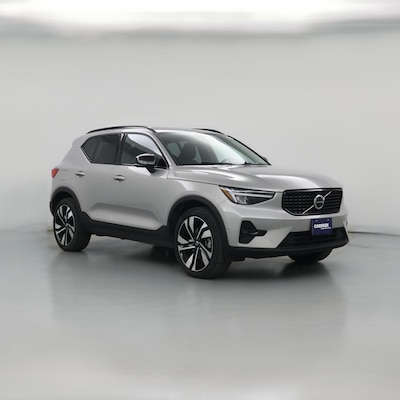 2025 Volvo XC40 B5 Plus Dark Theme