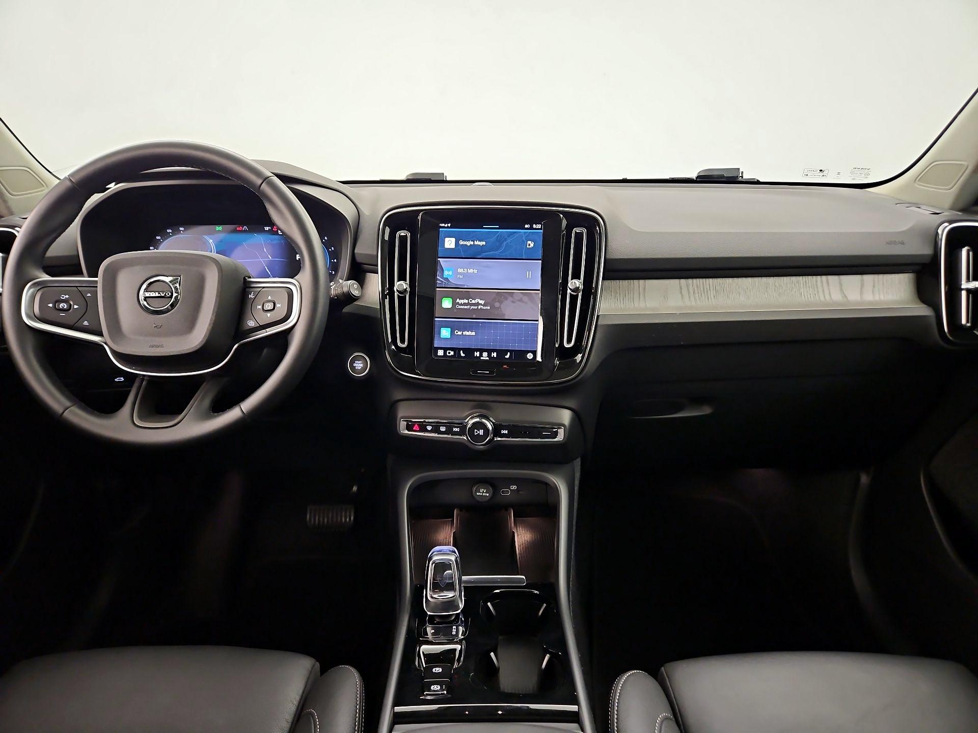 Thumbnail: 2025 Volvo XC40 - 9