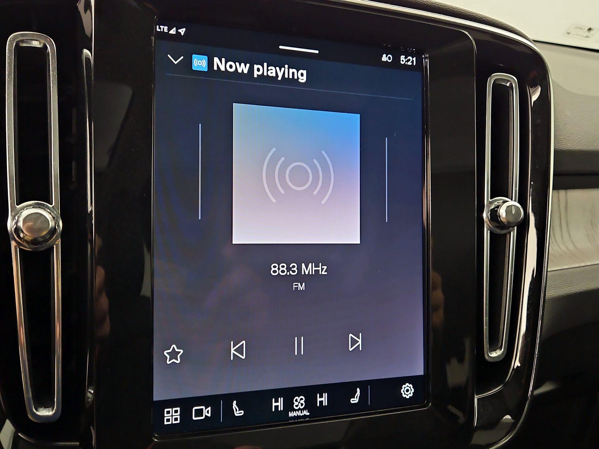 Thumbnail: 2025 Volvo XC40 - 15