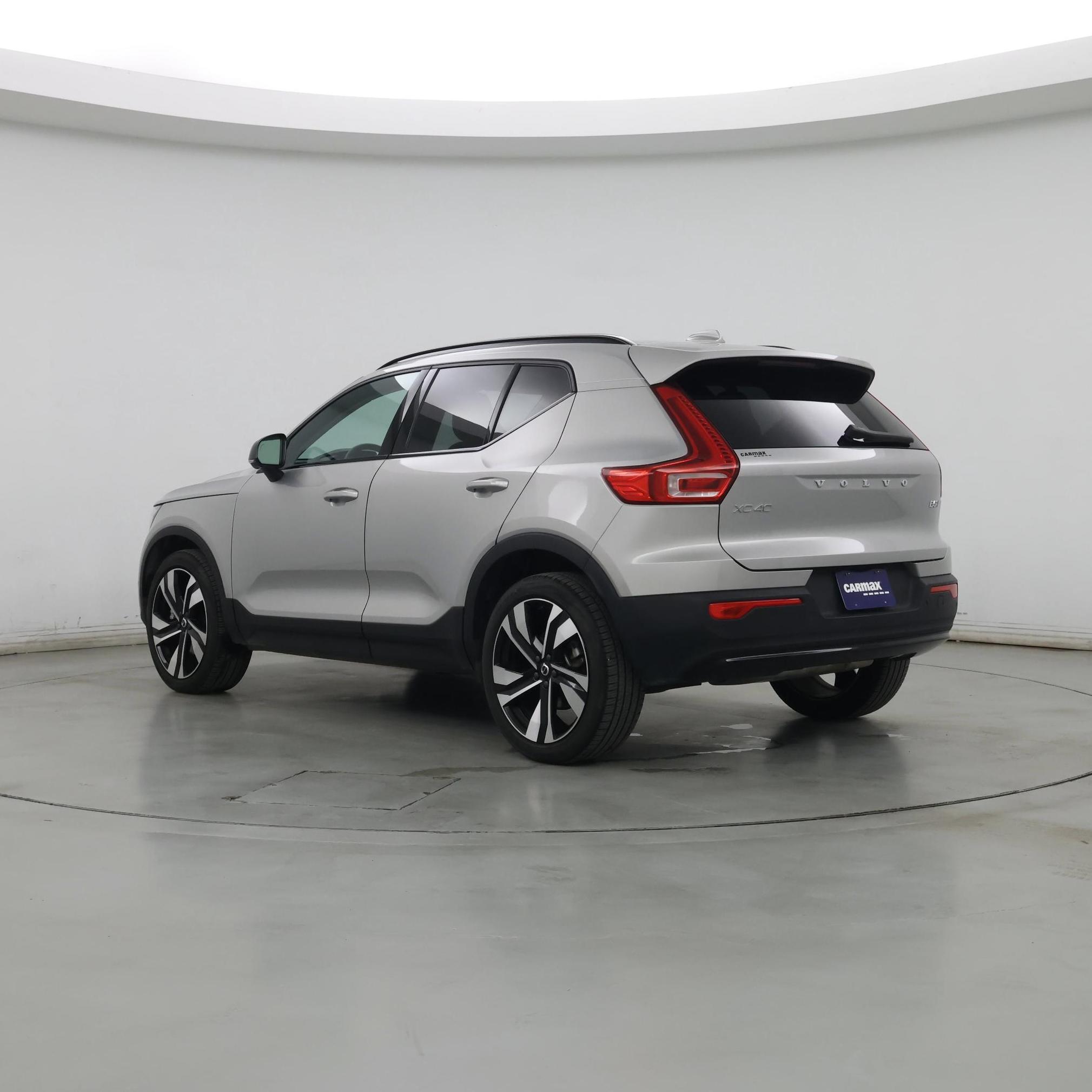 Thumbnail: 2025 Volvo XC40 - 2