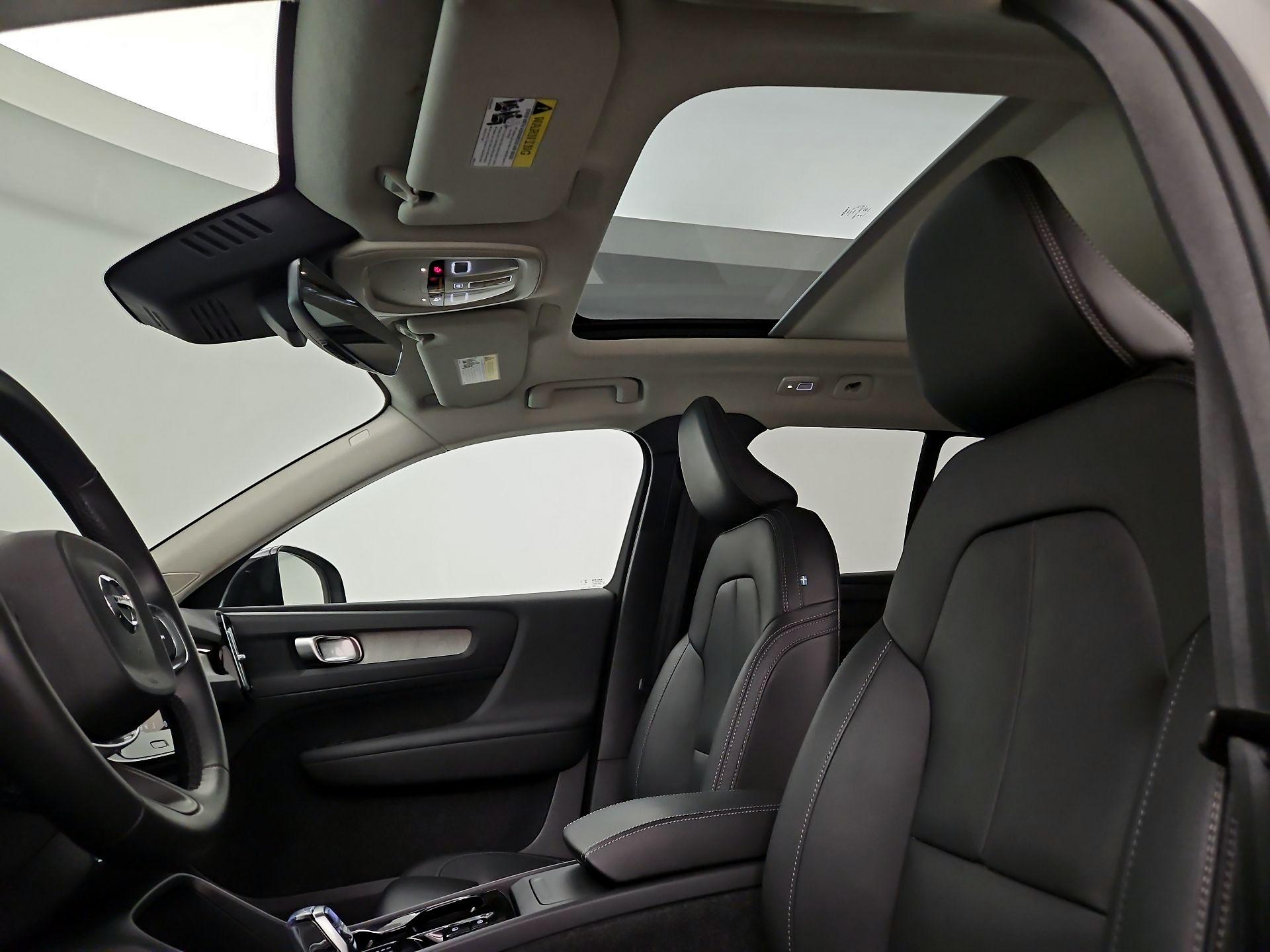 Thumbnail: 2025 Volvo XC40 - 19