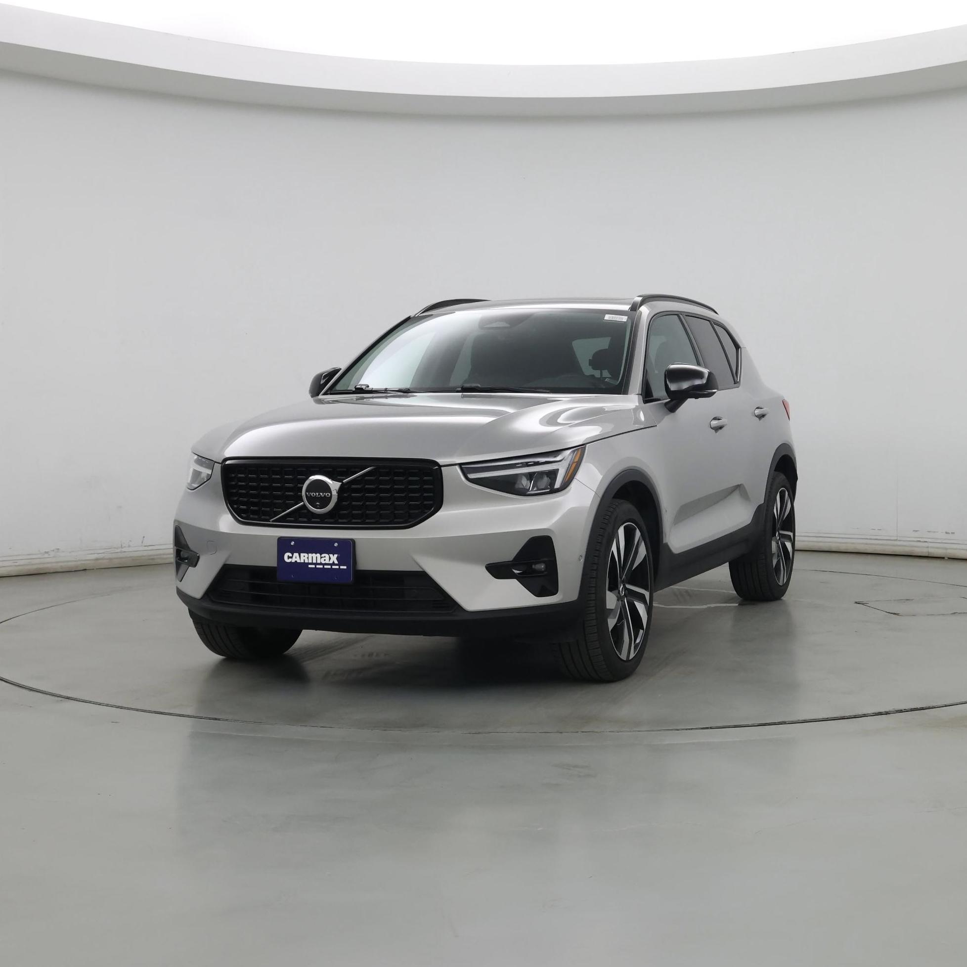 Thumbnail: 2025 Volvo XC40 - 4