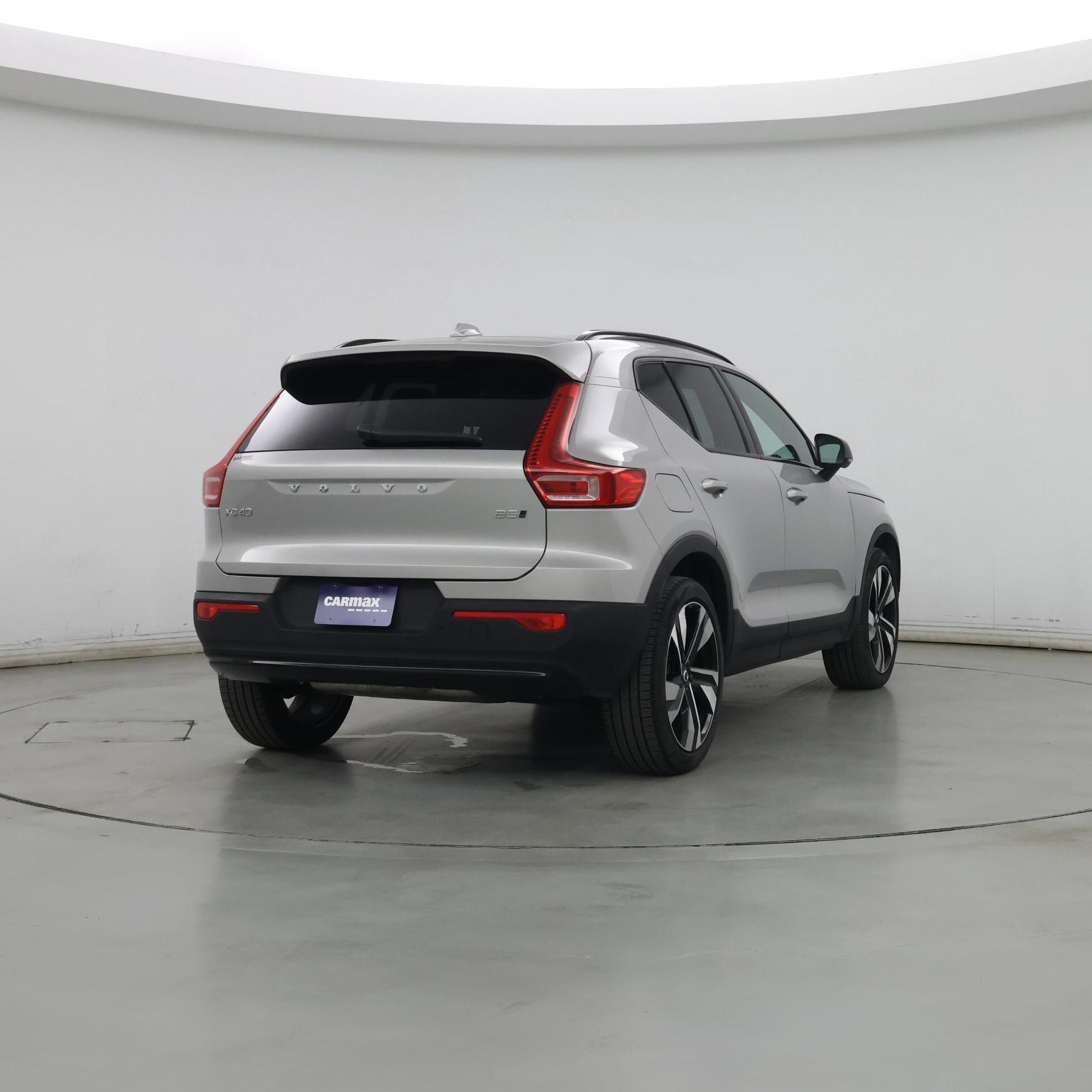 Thumbnail: 2025 Volvo XC40 - 8