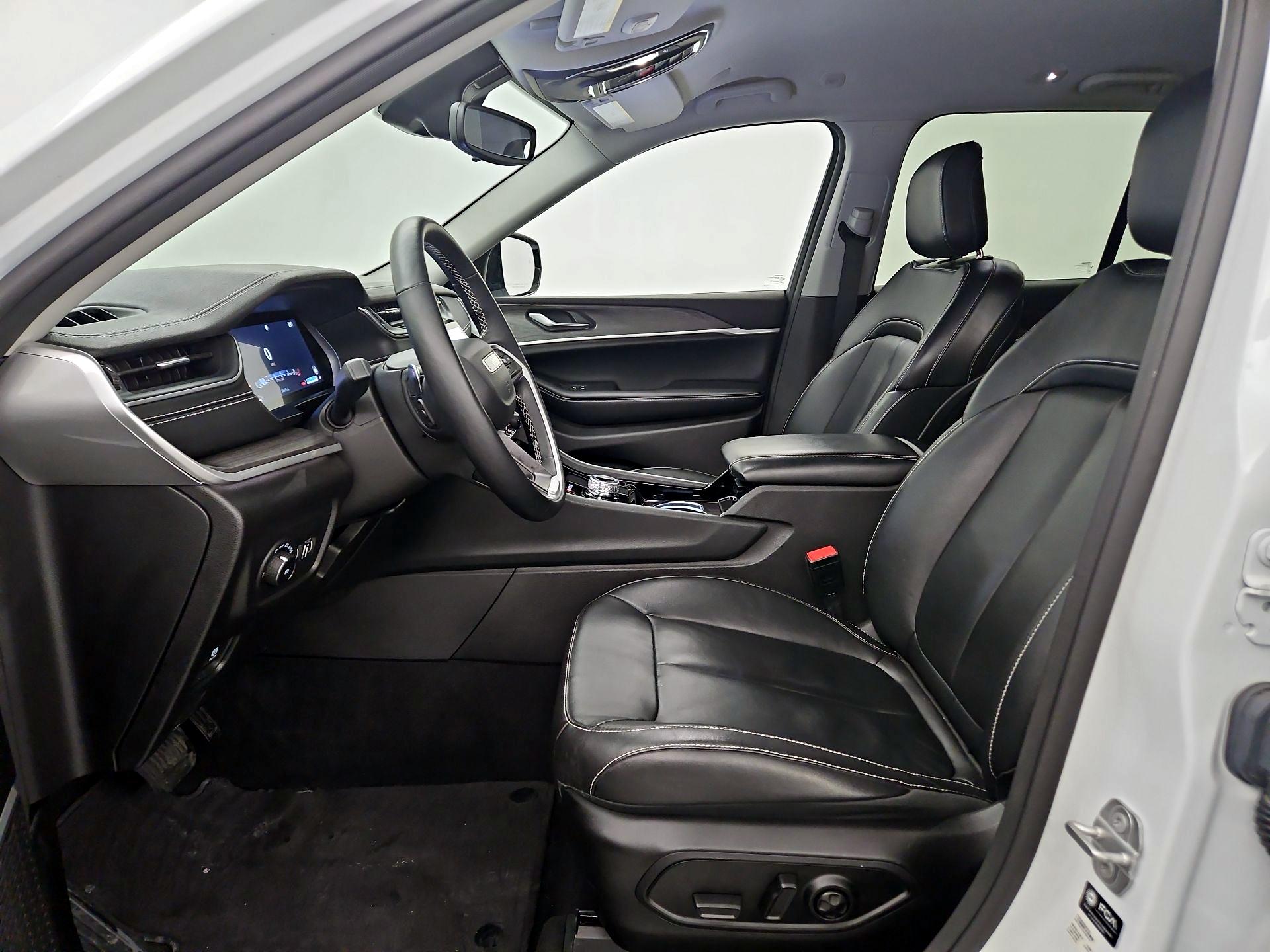 Thumbnail: 2022 Jeep Grand Cherokee - 11