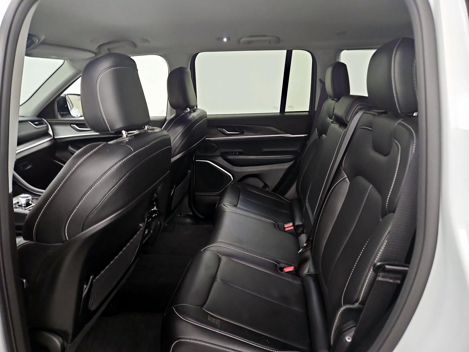 Thumbnail: 2022 Jeep Grand Cherokee - 20