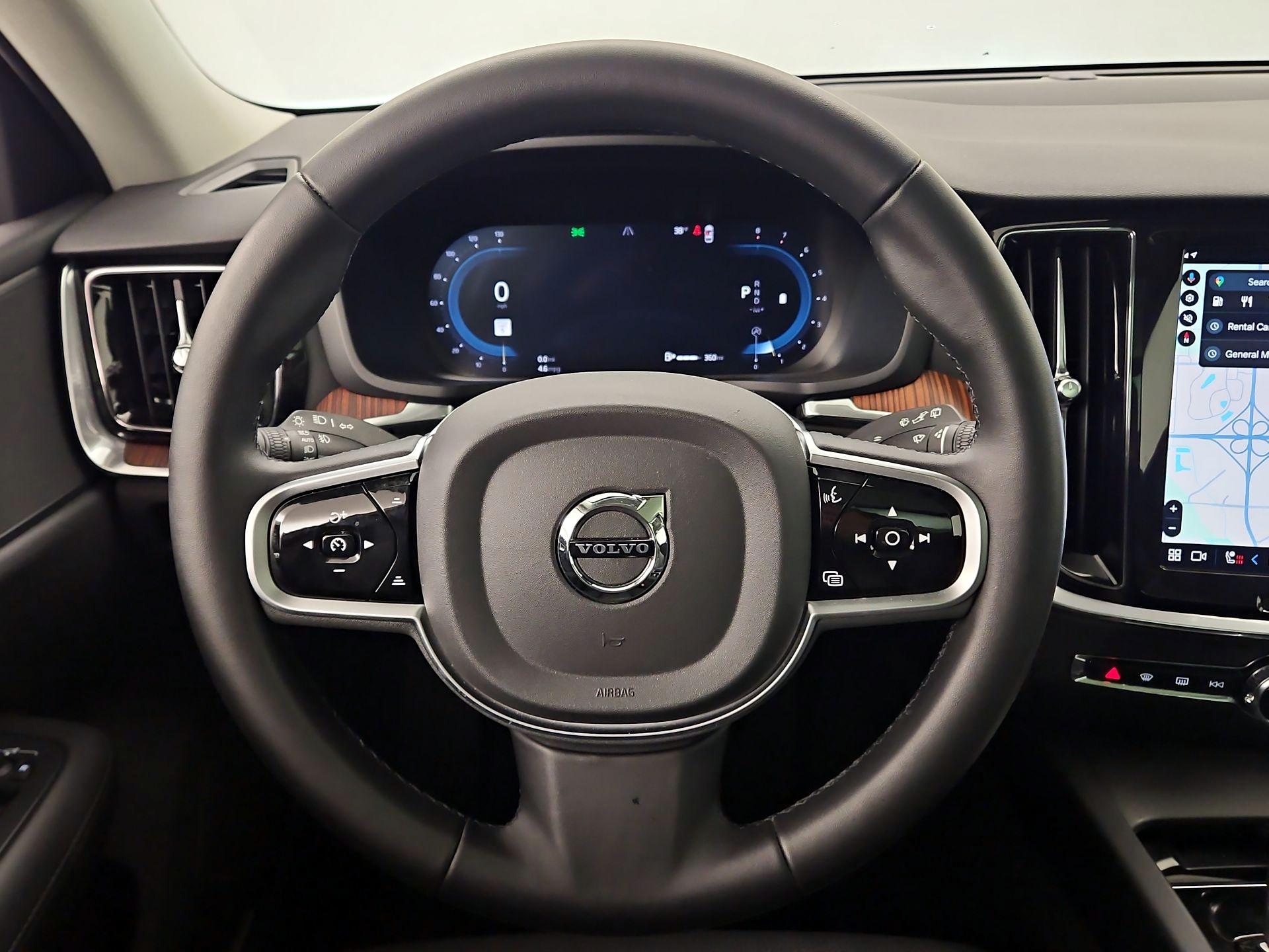 Thumbnail: 2025 Volvo S60 - 10