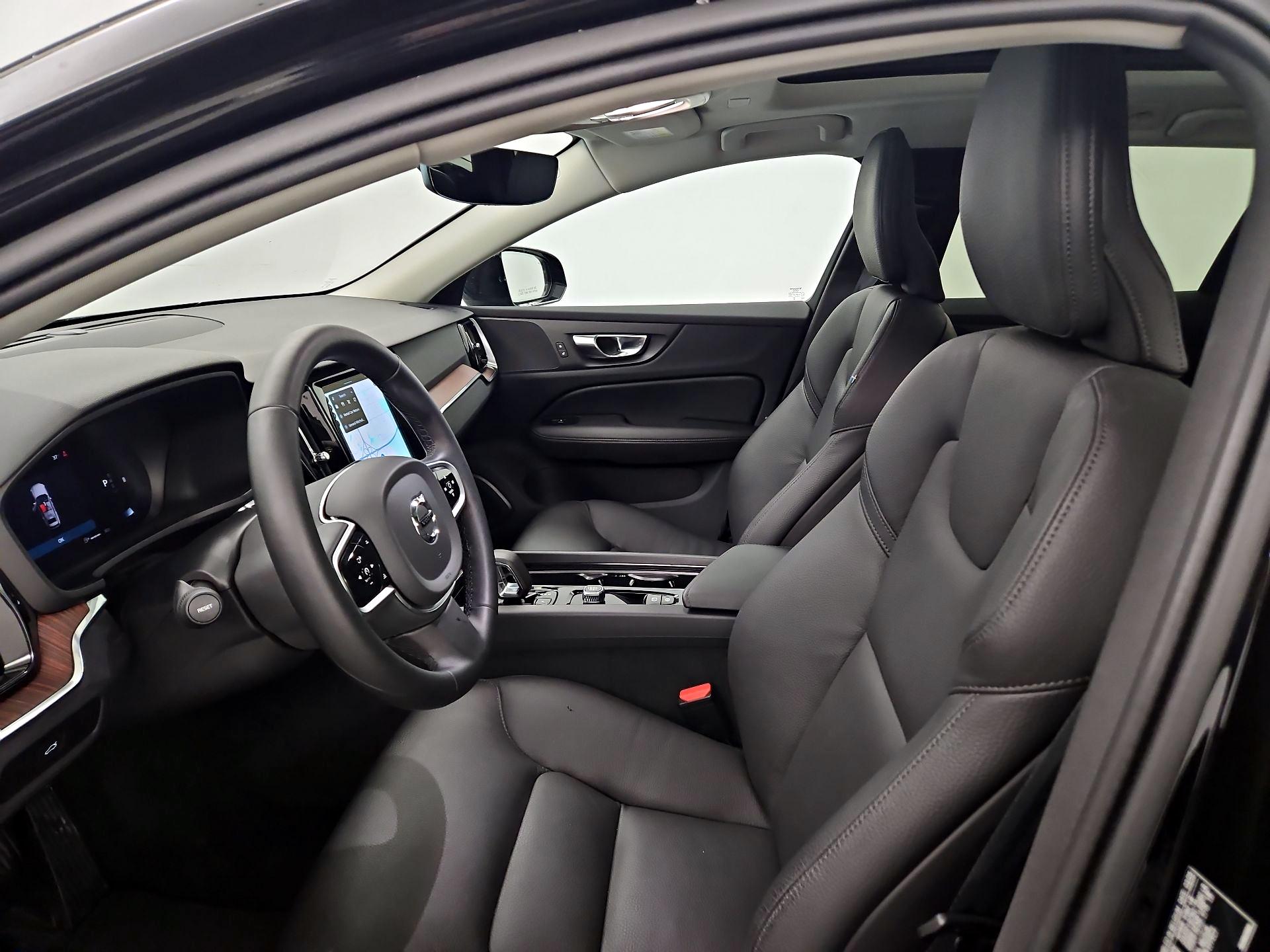 Thumbnail: 2025 Volvo S60 - 11