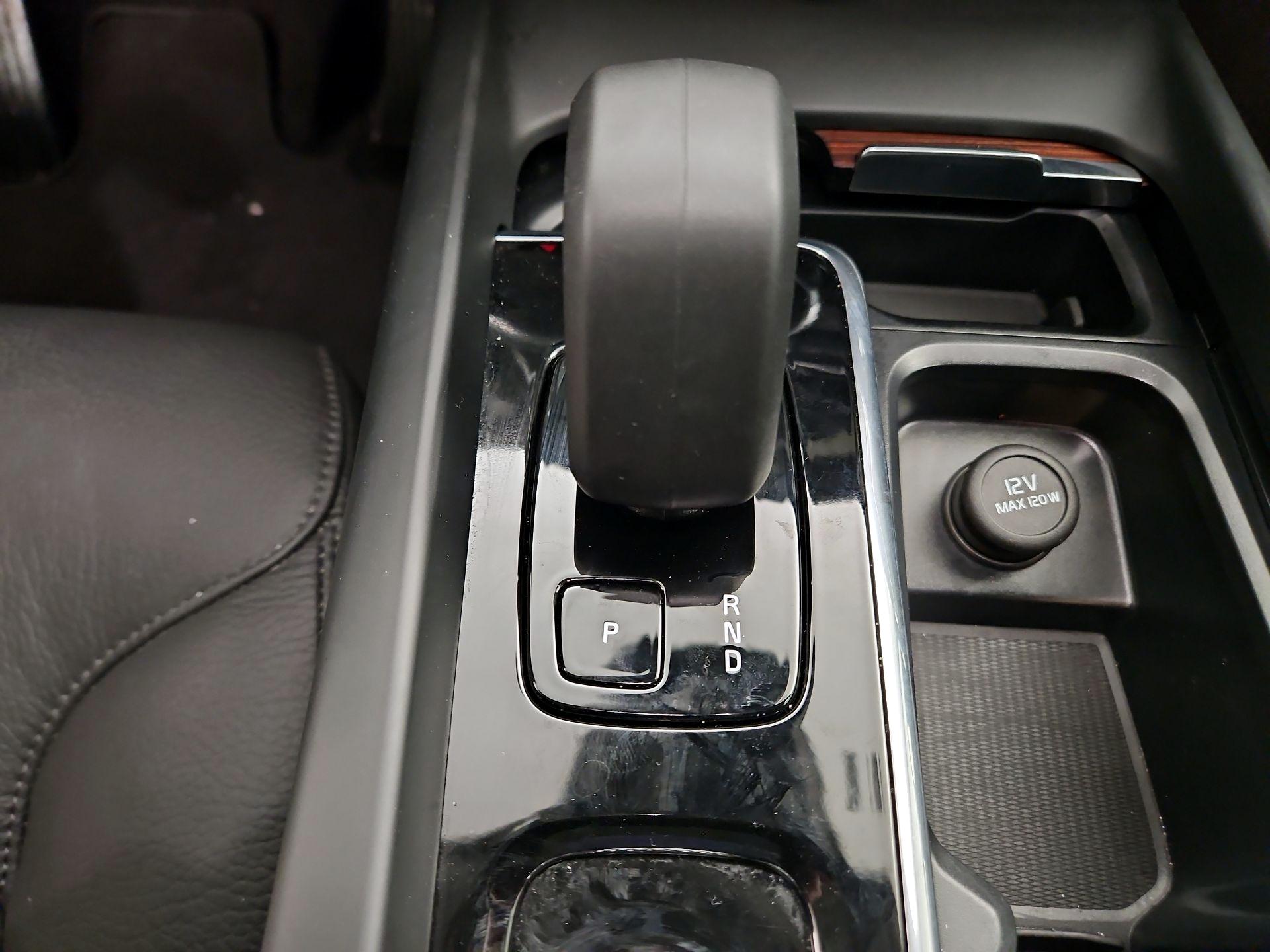 Thumbnail: 2025 Volvo S60 - 18