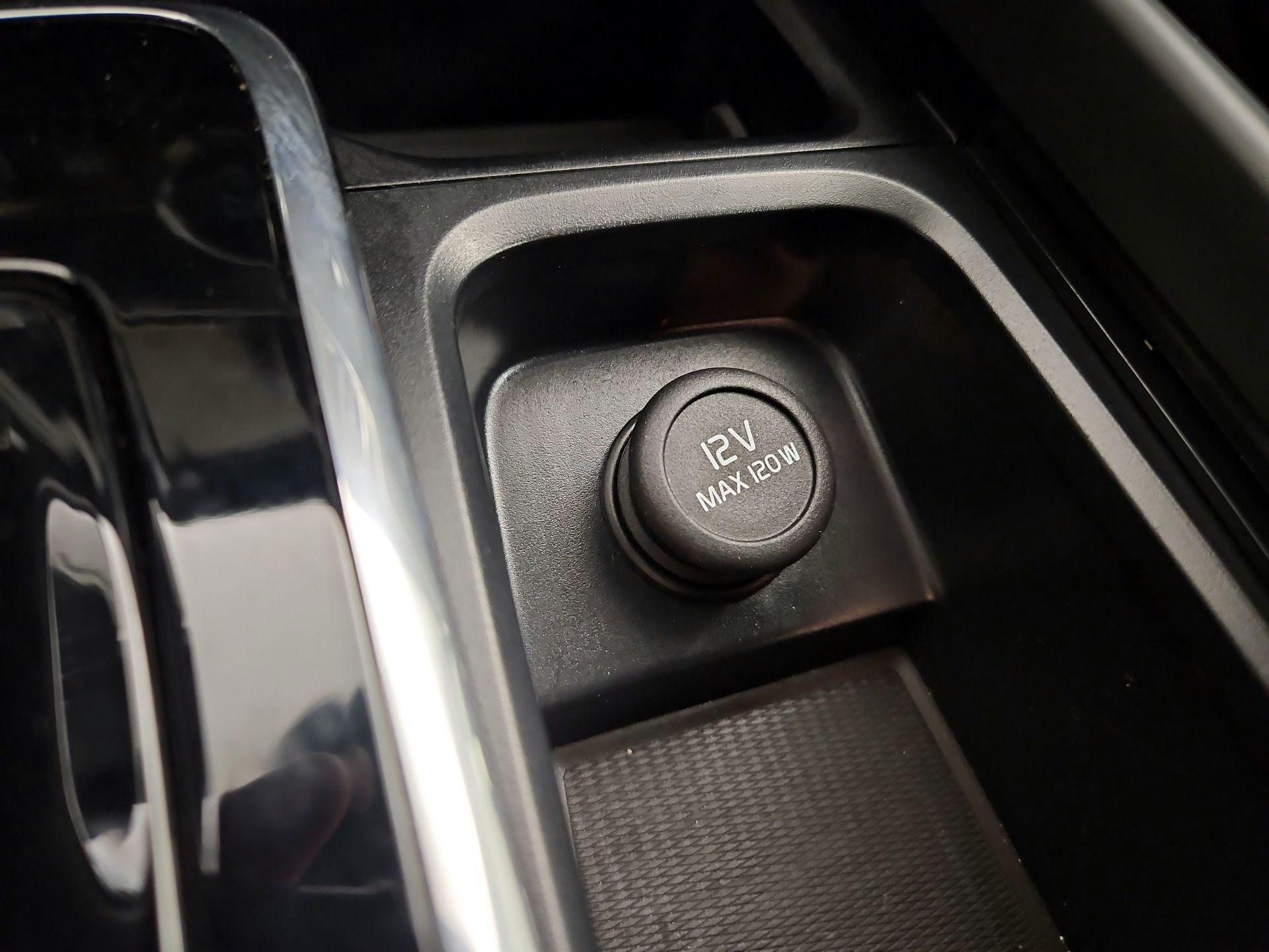 Thumbnail: 2025 Volvo S60 - 19