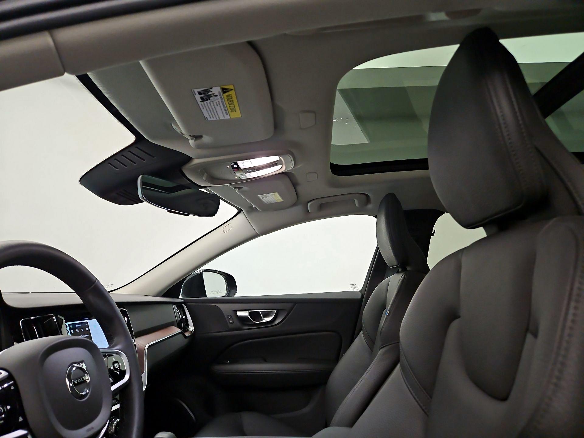 Thumbnail: 2025 Volvo S60 - 20