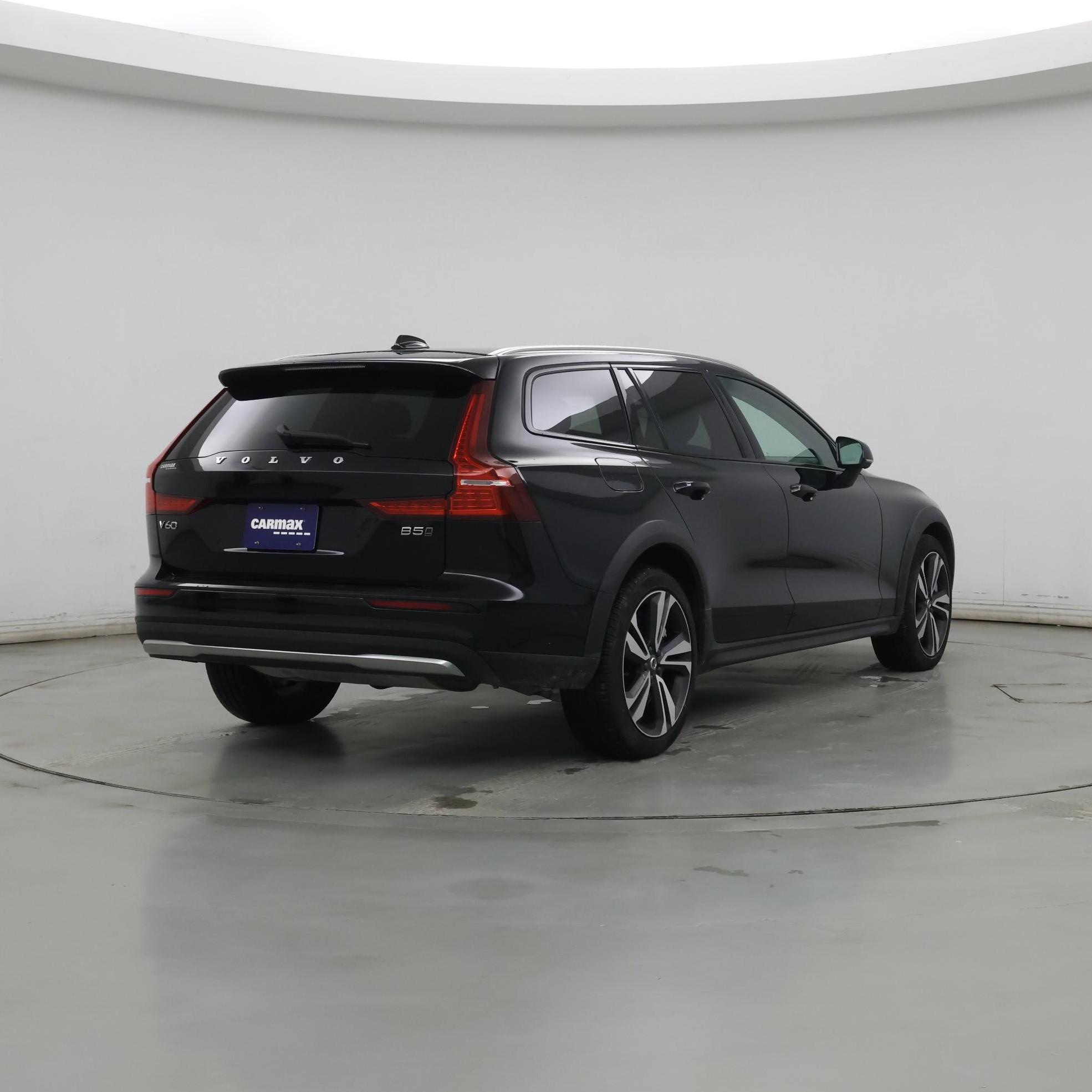 Thumbnail: 2025 Volvo S60 - 8