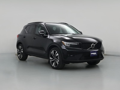 2025 Volvo XC40 B5 Plus Dark Theme