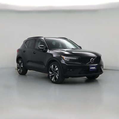 2025 Volvo XC40 B5 Plus Dark Theme