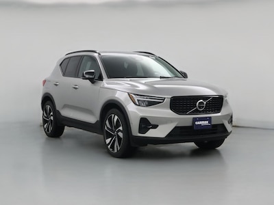 2025 Volvo XC40 B5 Plus Dark Theme