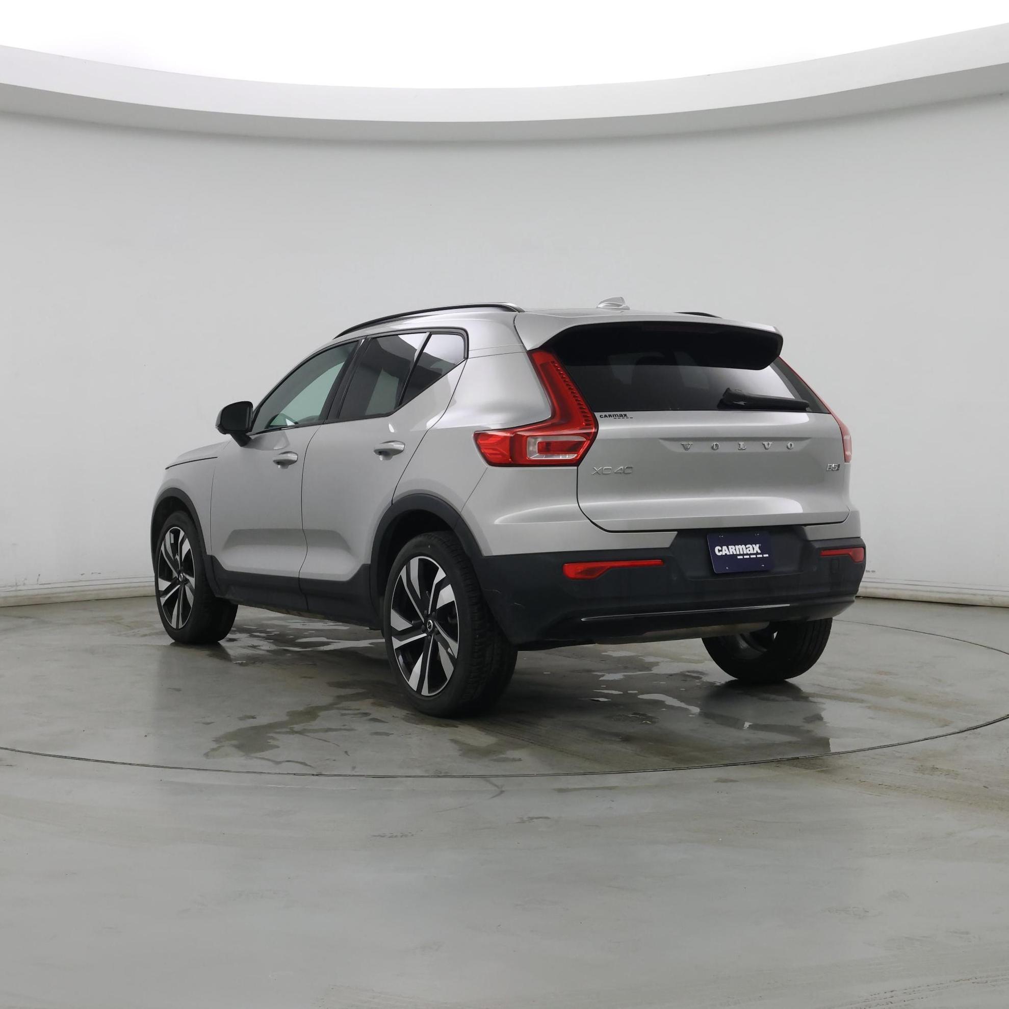 Thumbnail: 2025 Volvo XC40 - 2