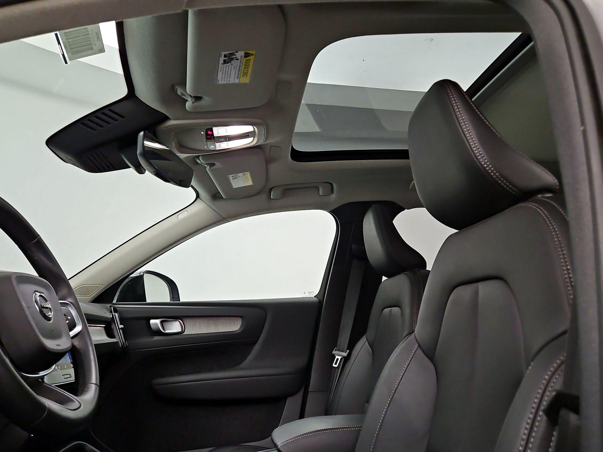 Thumbnail: 2025 Volvo XC40 - 19